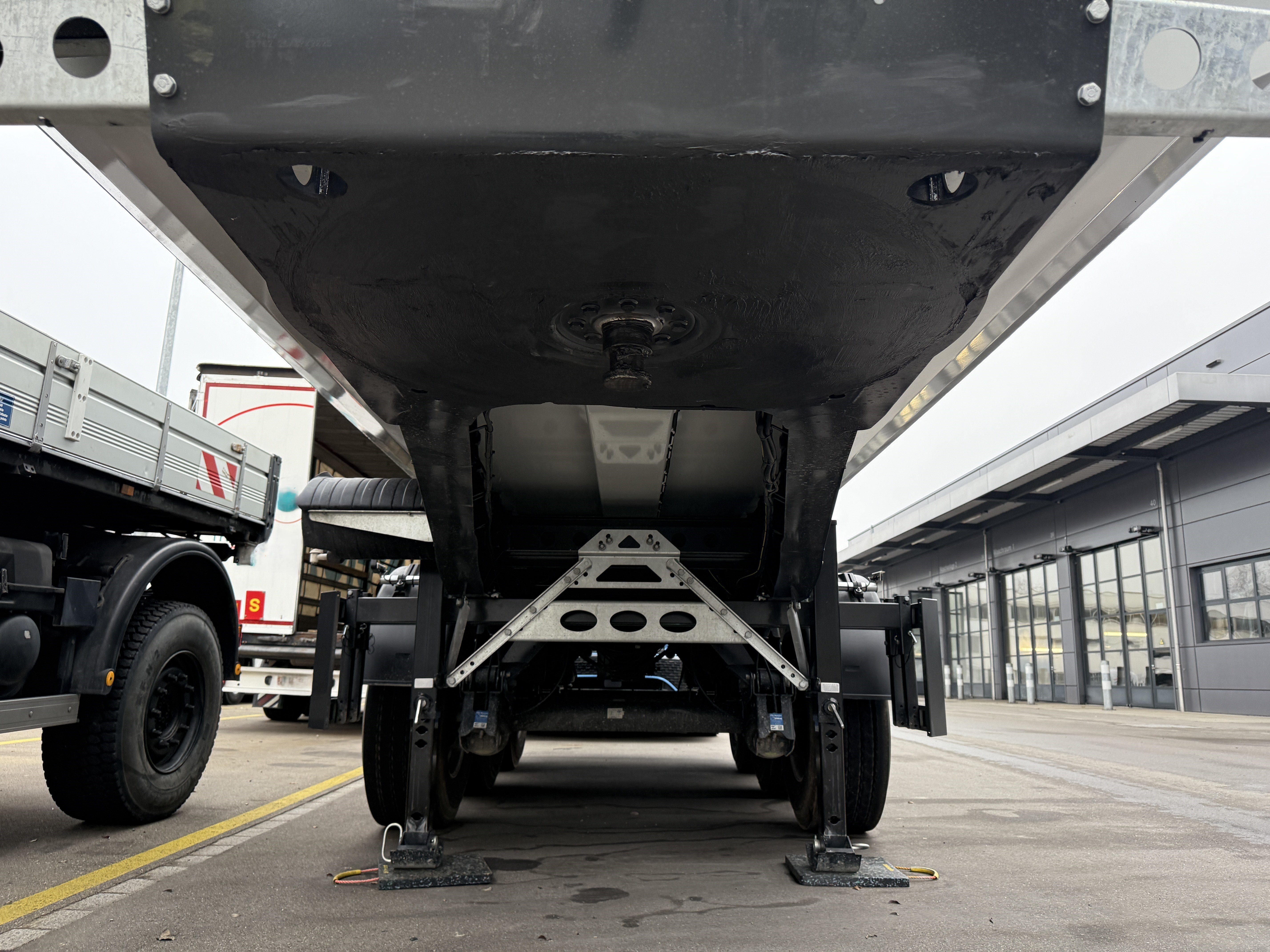 MOTO6625_2809811 vehicle image