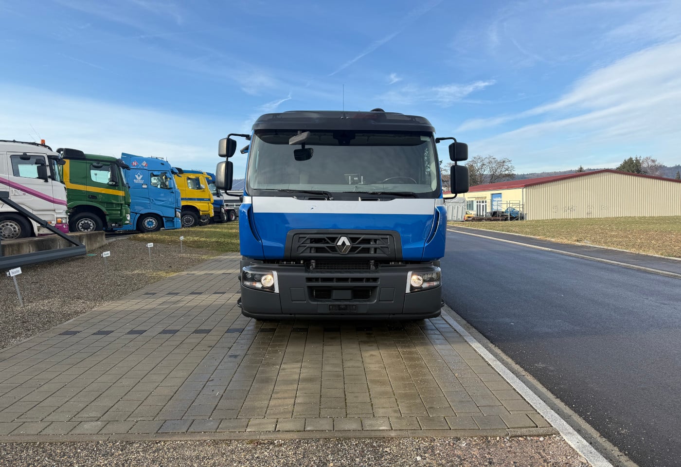 MOTO6625_2803906 vehicle image