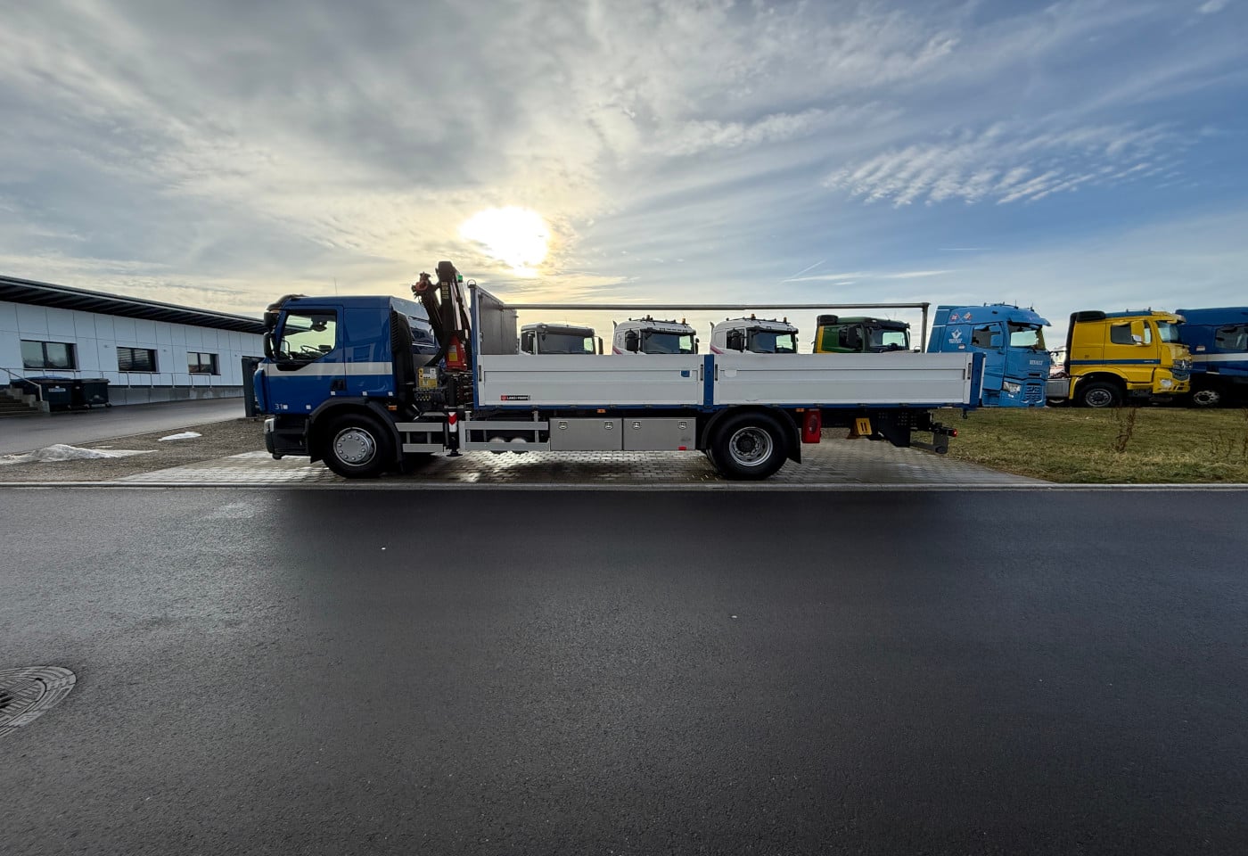 MOTO6625_2803906 vehicle image