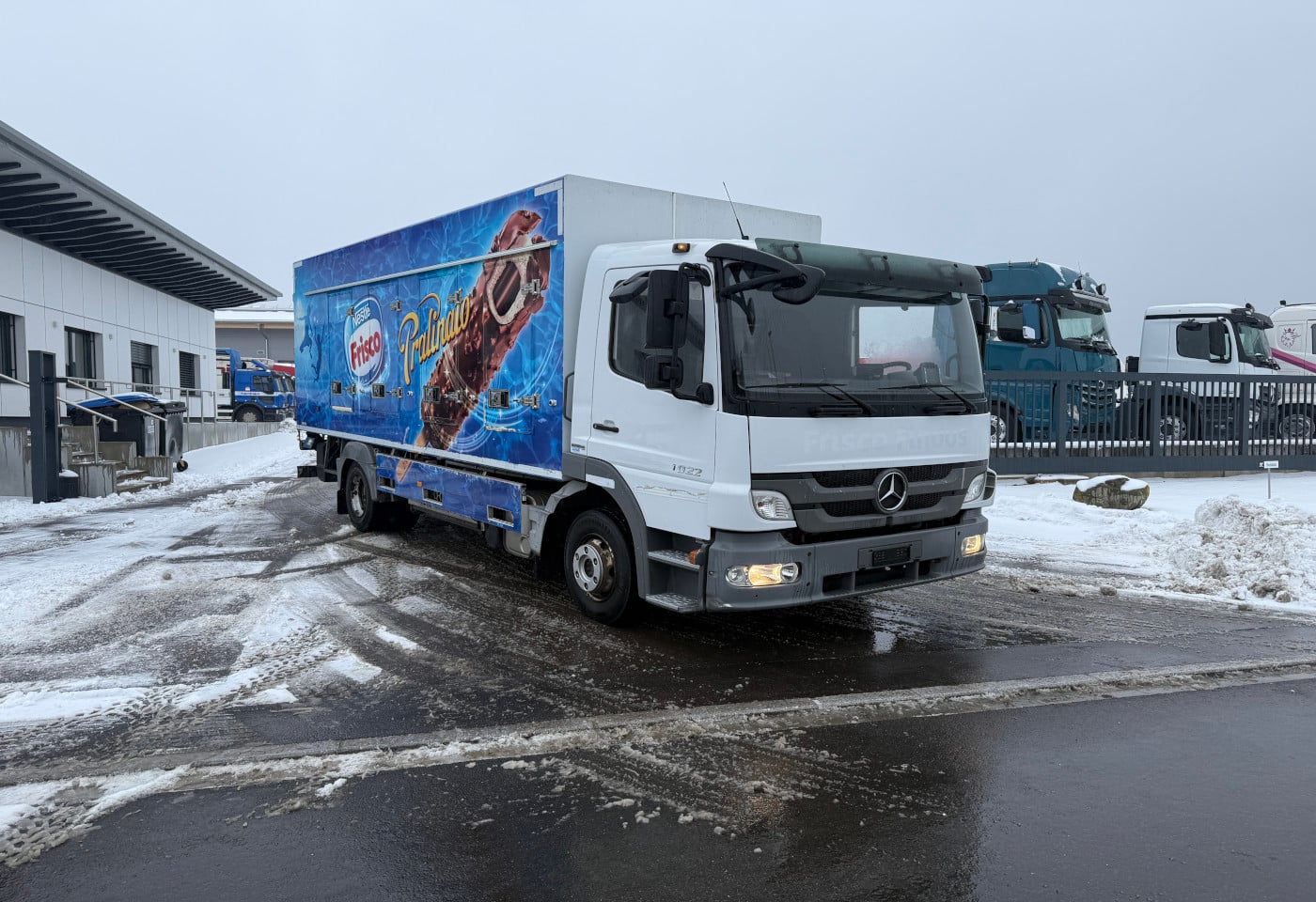 MOTO6625_2800008 vehicle image