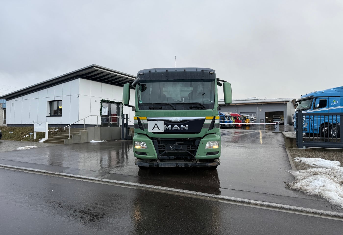 MOTO6625_2801086 vehicle image