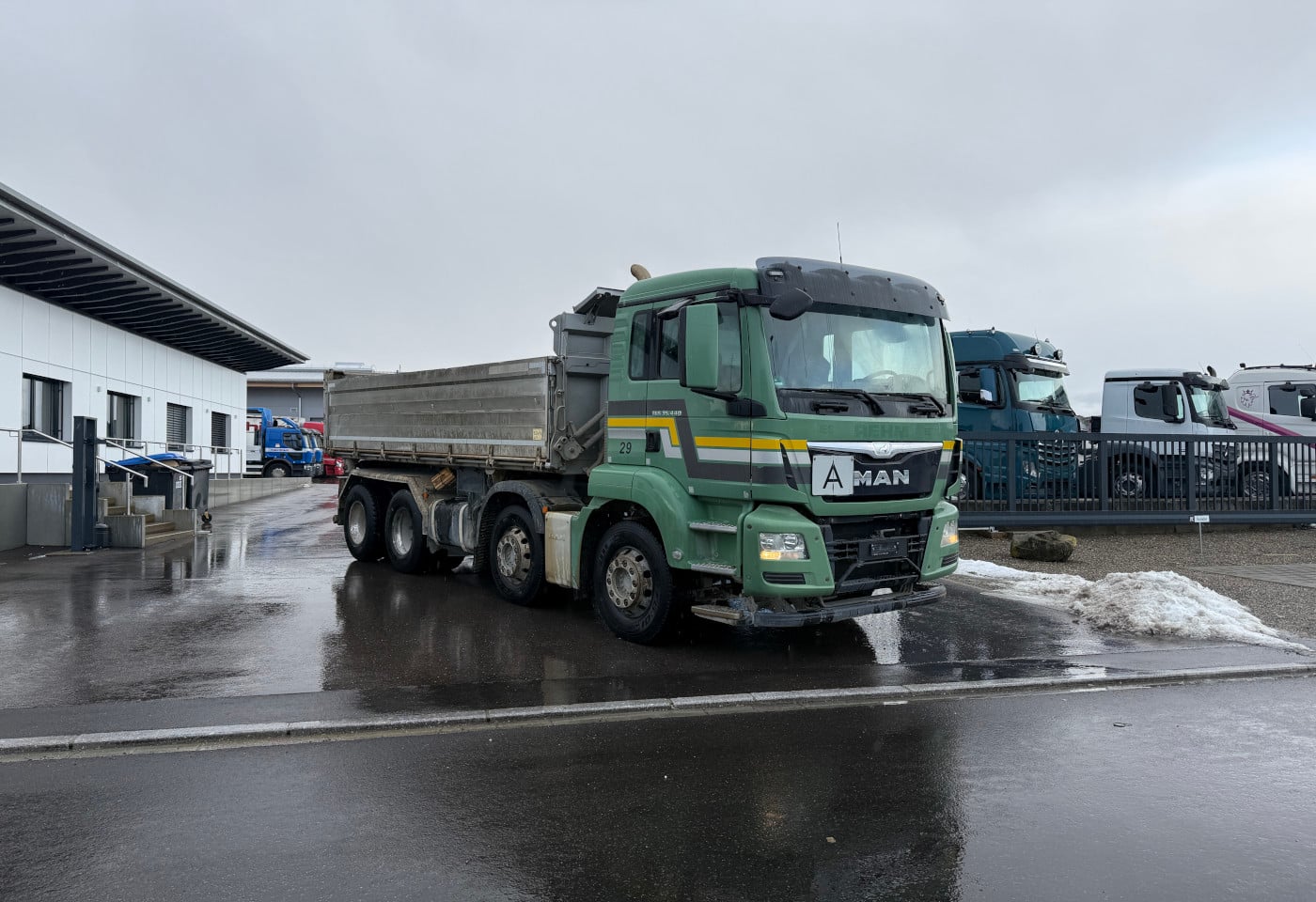 MOTO6625_2801086 vehicle image