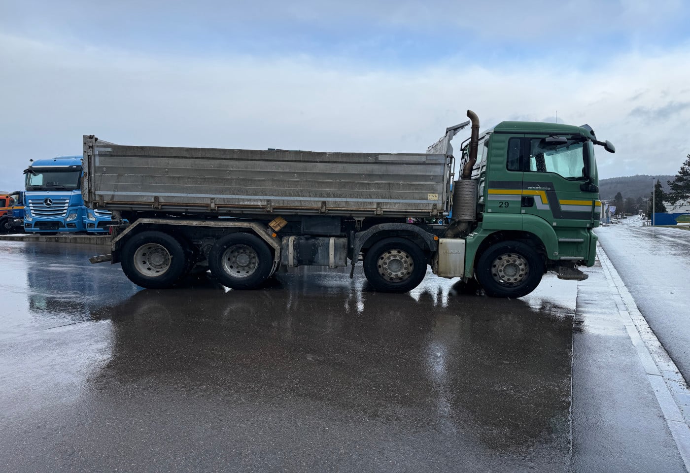 MOTO6625_2801086 vehicle image