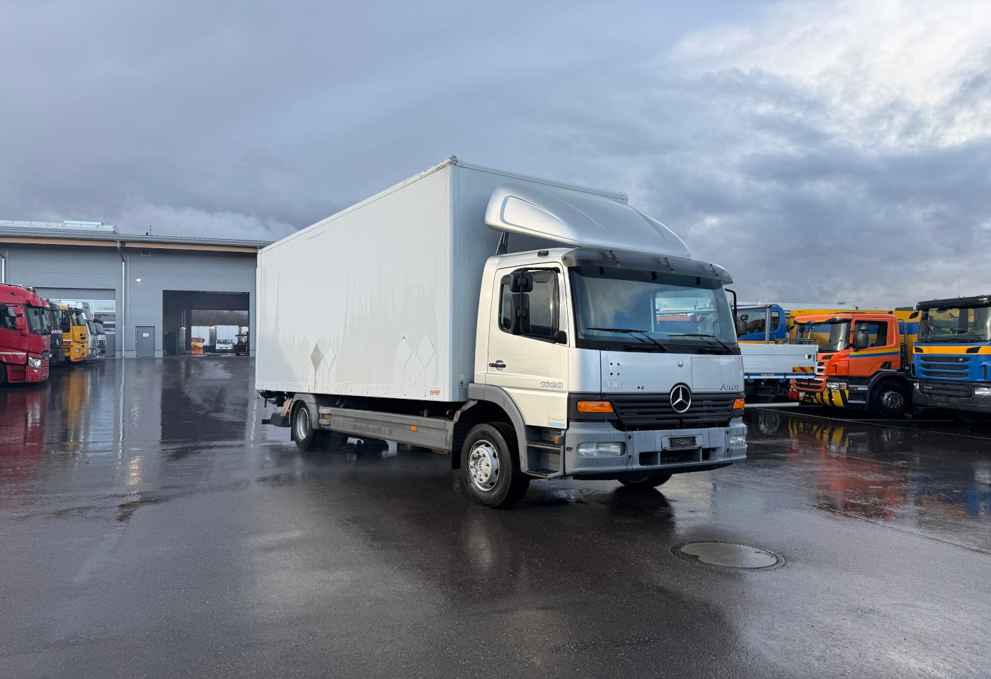 MOTO6625_2801243 vehicle image