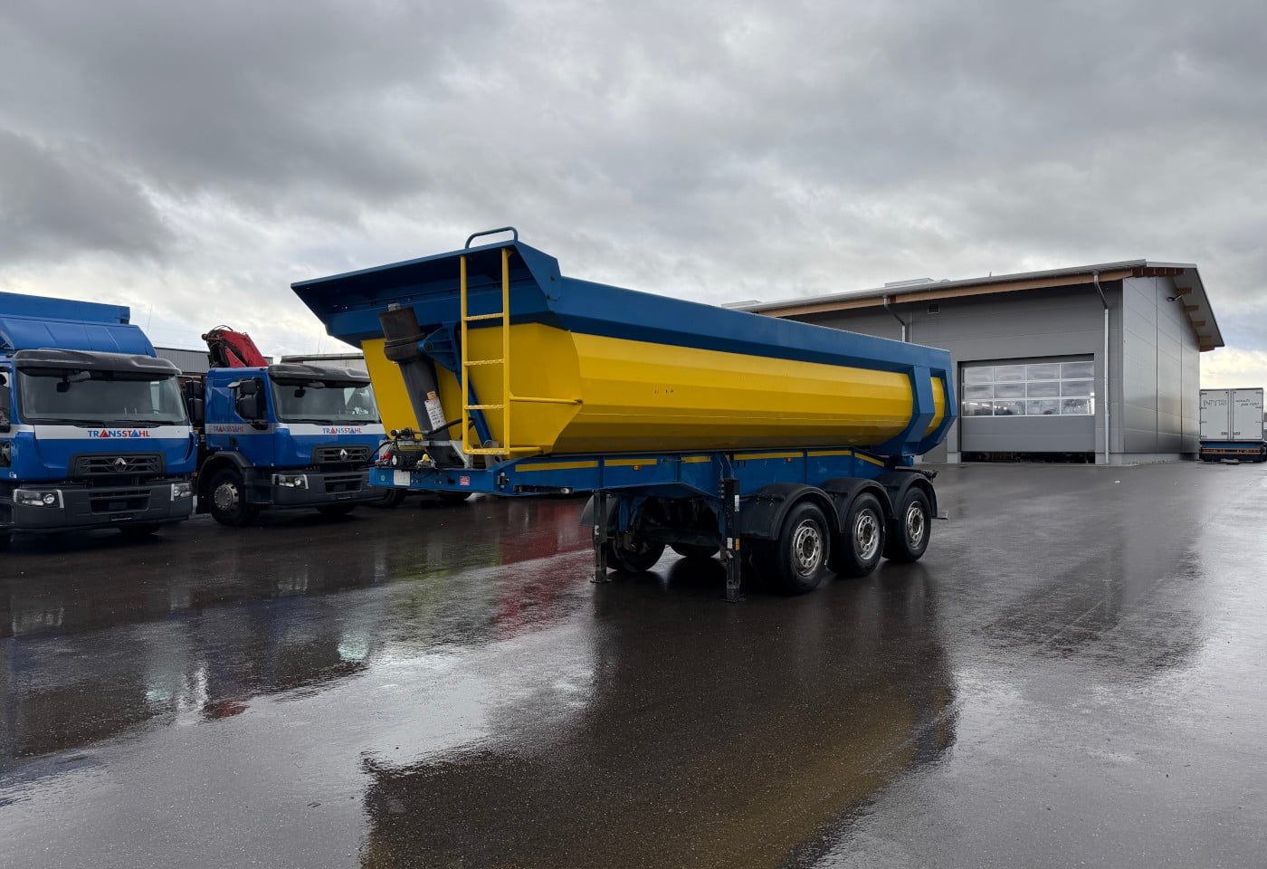 MOTO6625_2801085 vehicle image