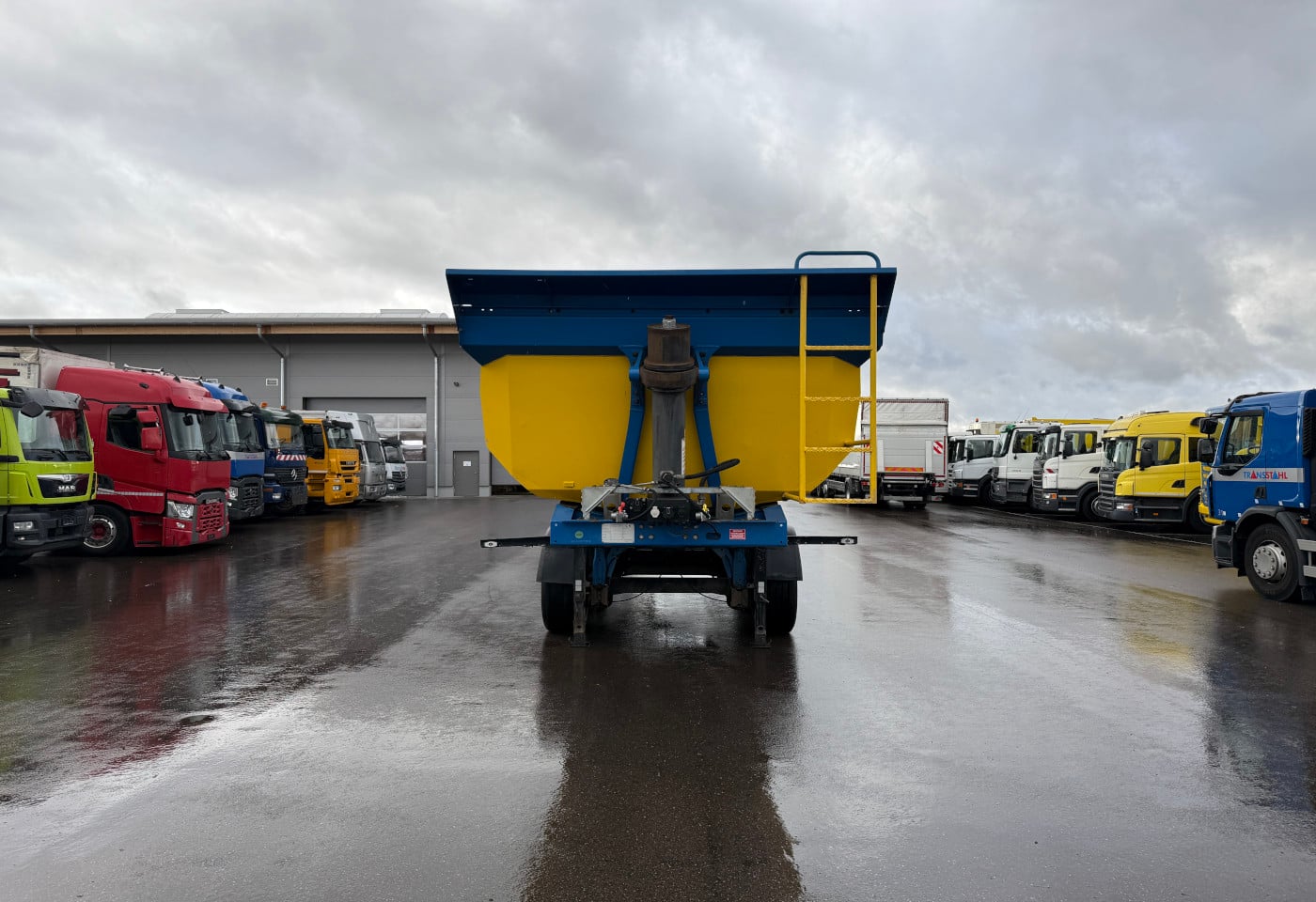 MOTO6625_2801085 vehicle image