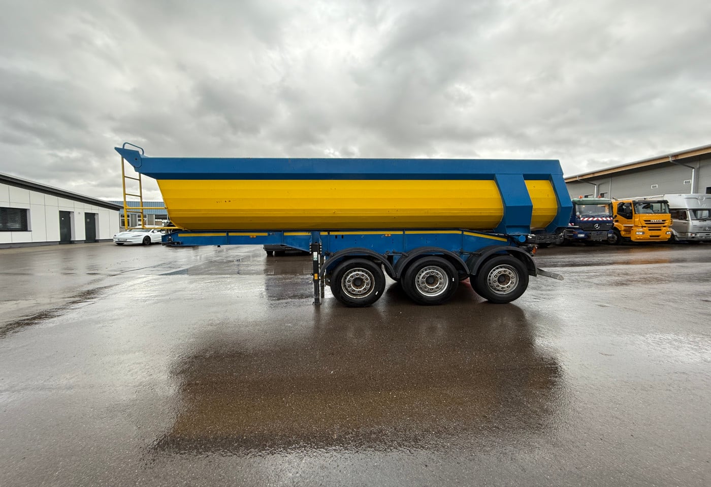 MOTO6625_2801085 vehicle image