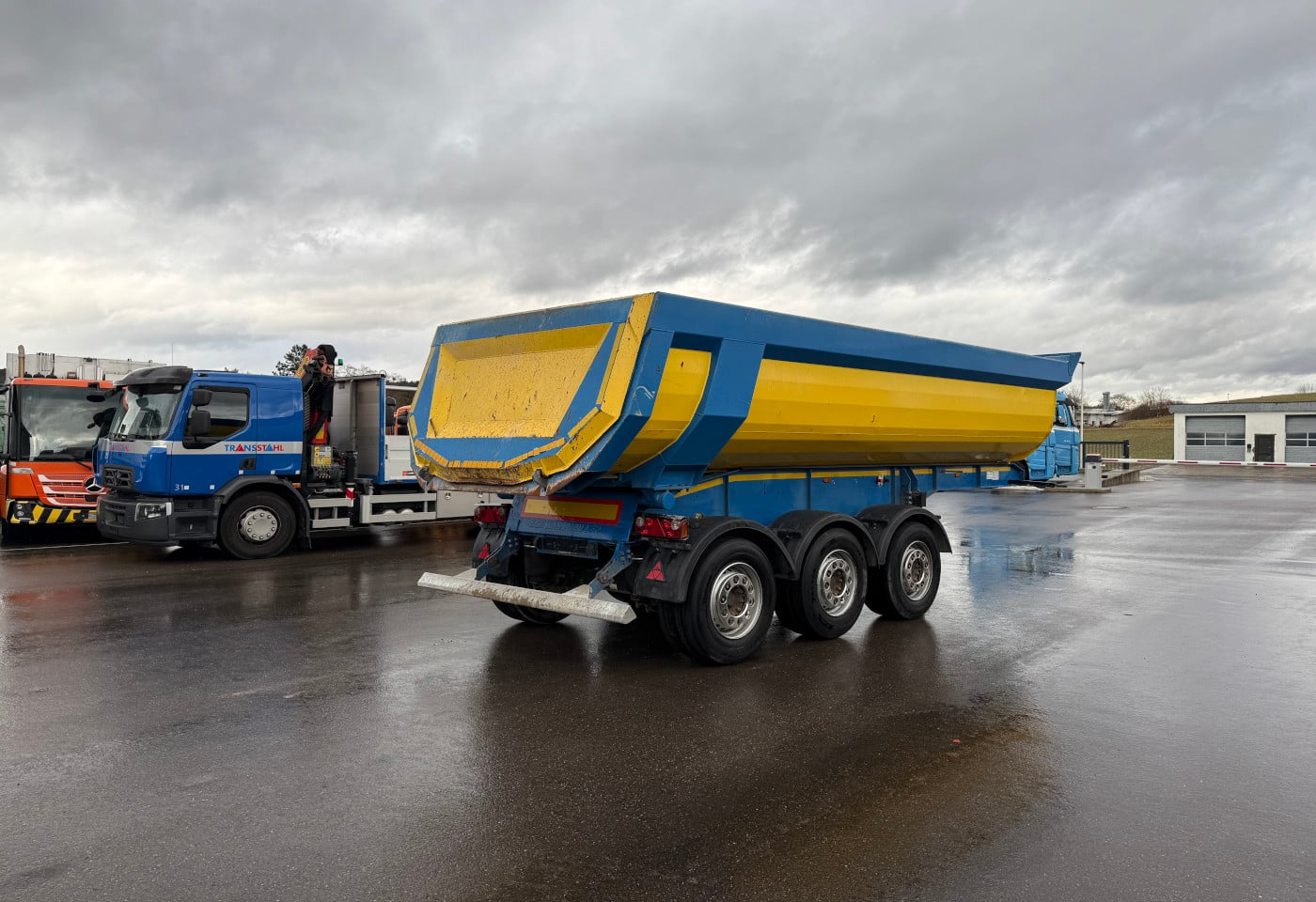 MOTO6625_2801085 vehicle image