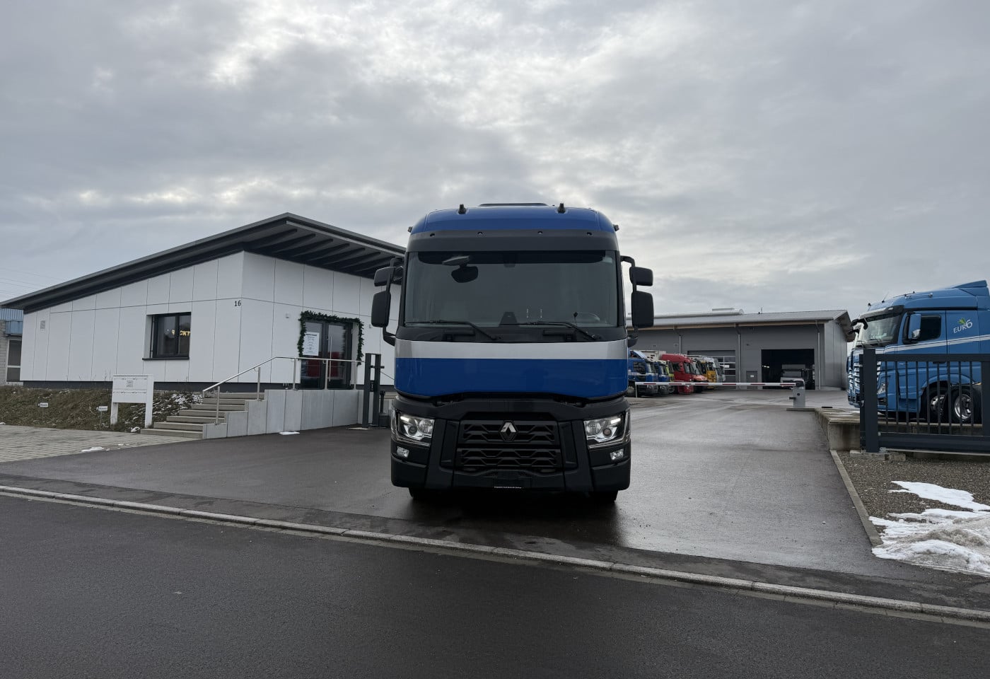 MOTO6625_2802967 vehicle image