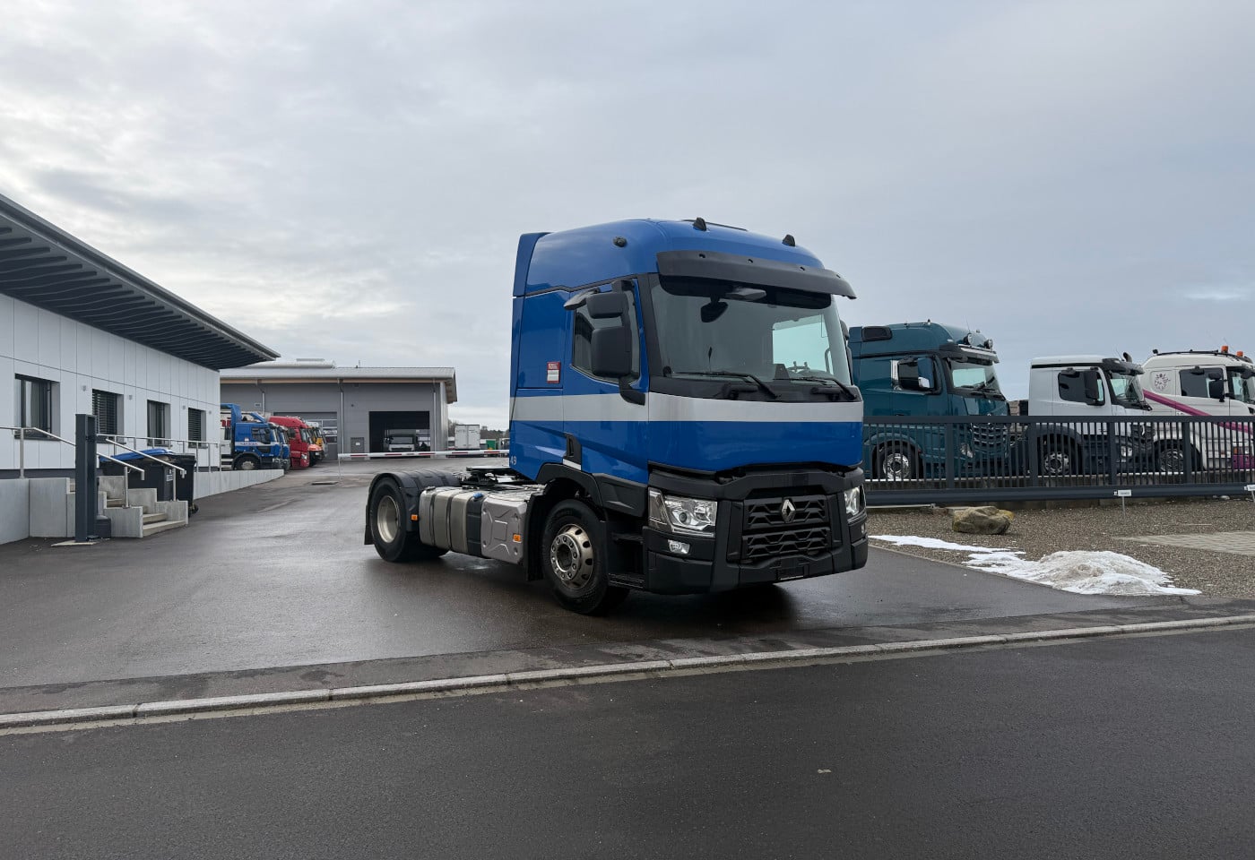 MOTO6625_2802967 vehicle image