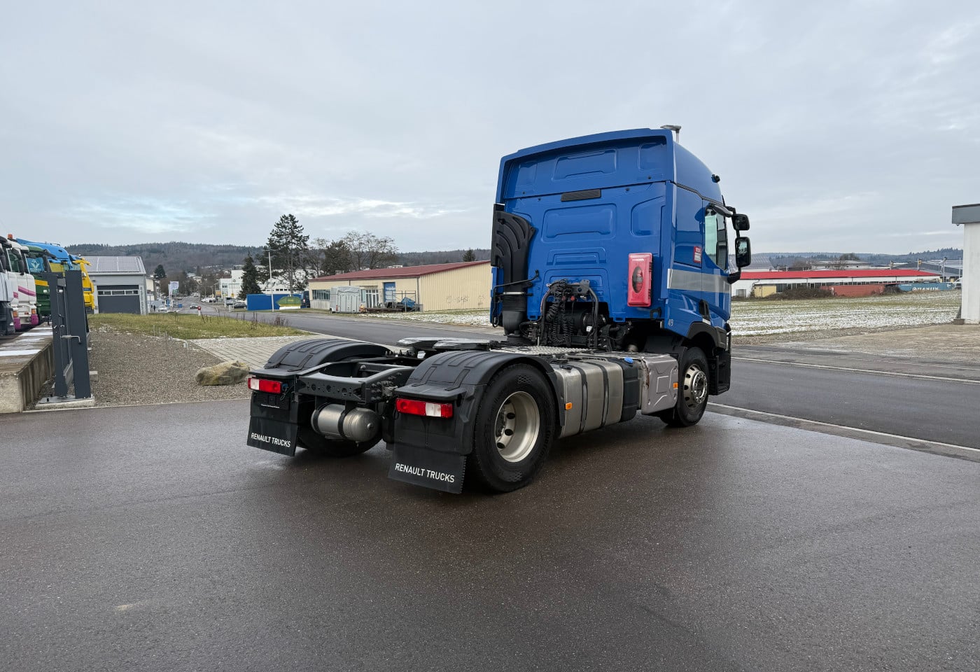 MOTO6625_2802967 vehicle image