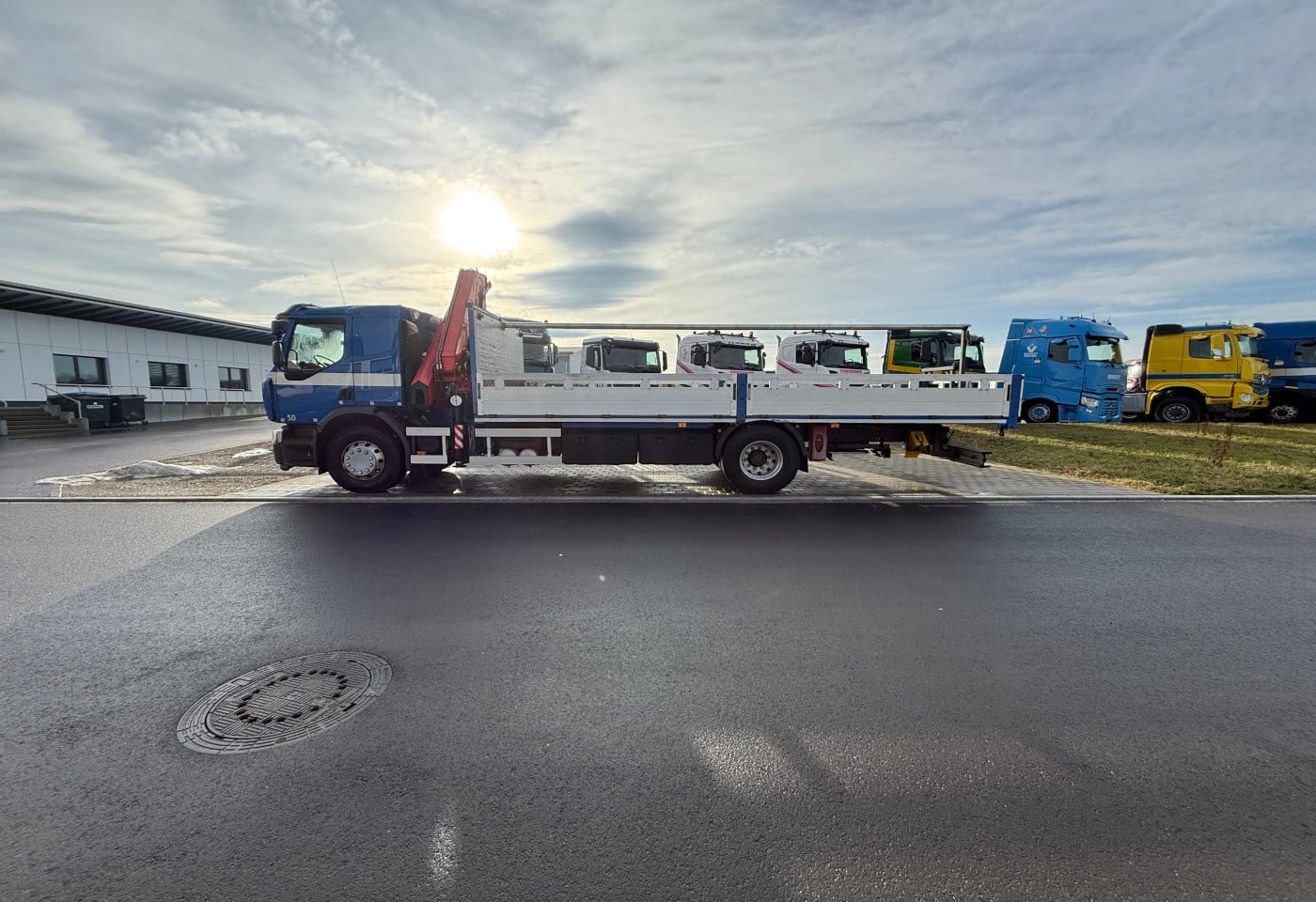 MOTO6625_2803905 vehicle image