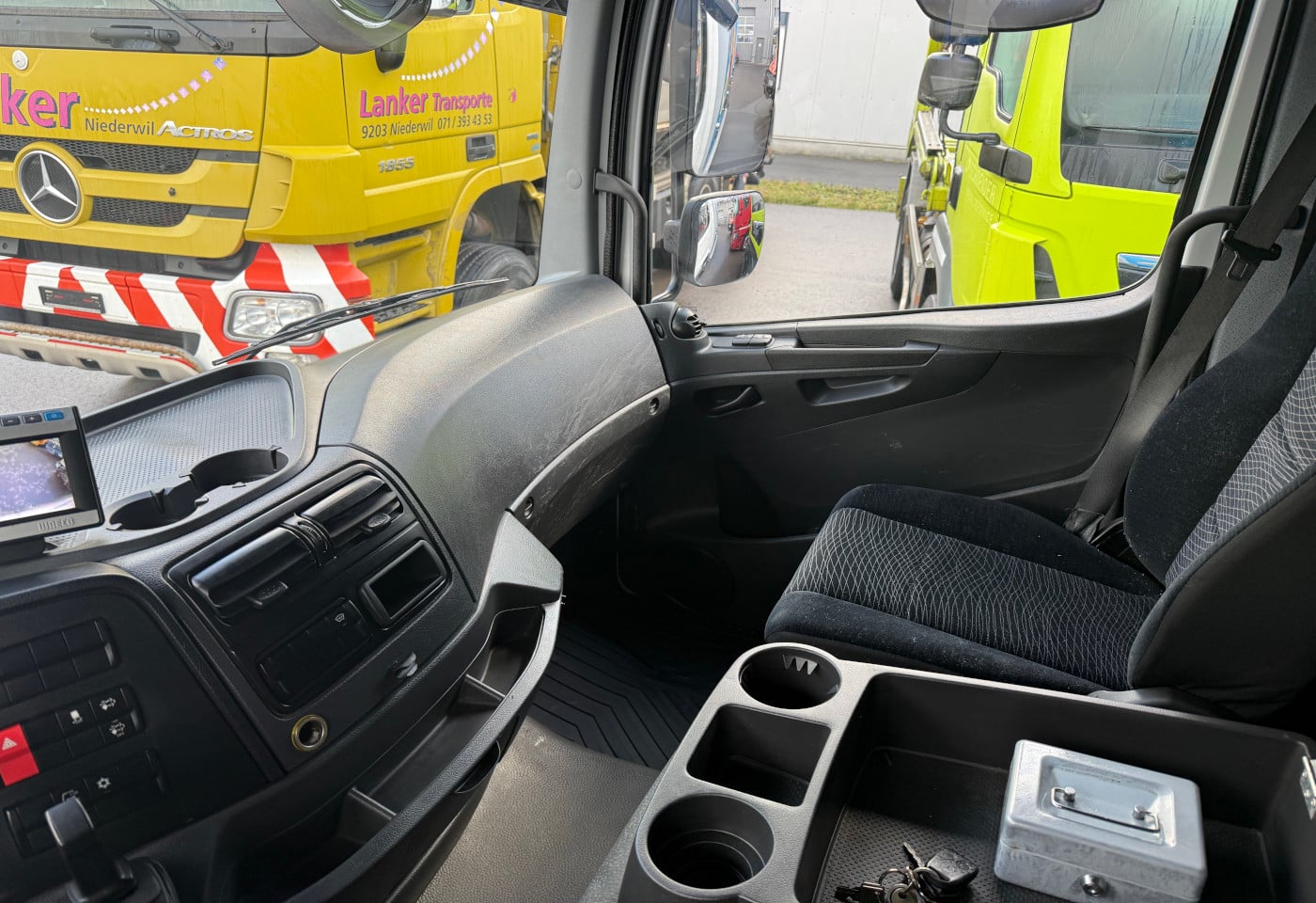 MOTO6625_2806824 vehicle image