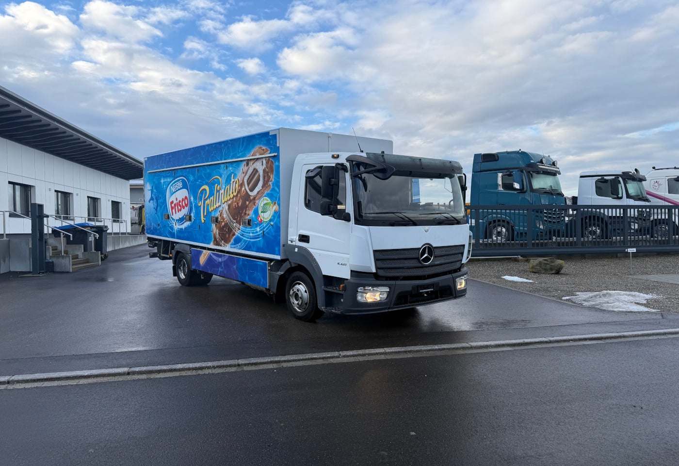 MOTO6625_2806824 vehicle image