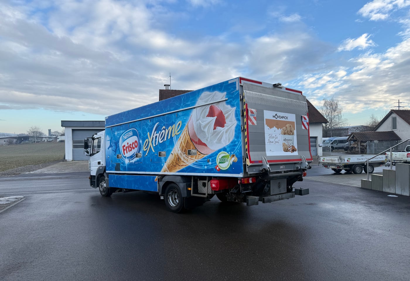 MOTO6625_2806824 vehicle image