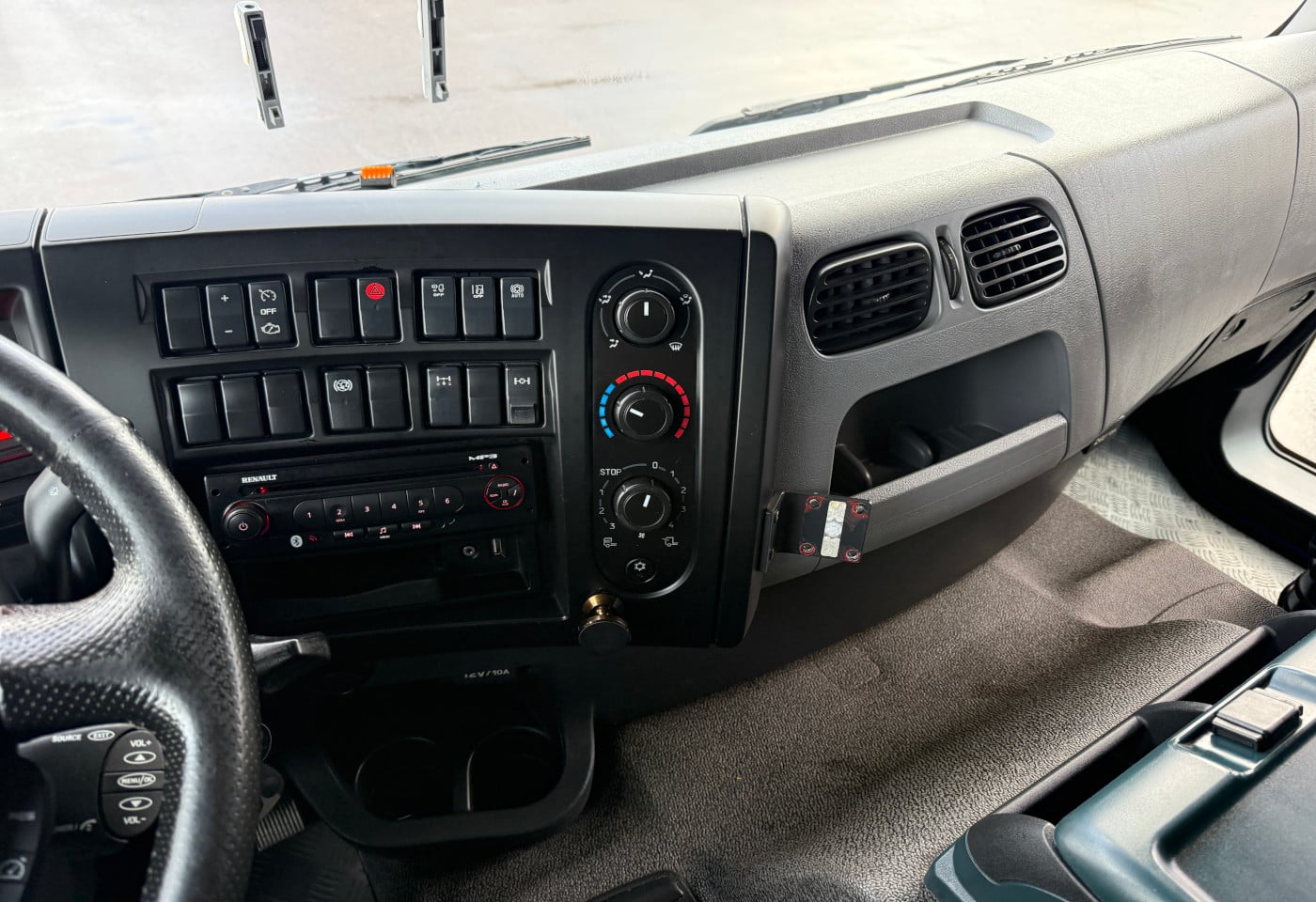 MOTO6625_2806102 vehicle image