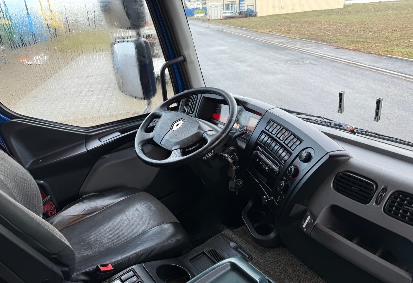 MOTO6625_2806102 vehicle image