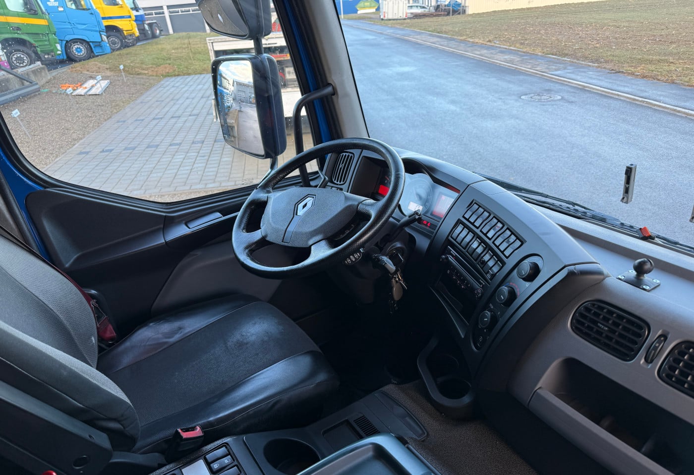 MOTO6625_2806267 vehicle image