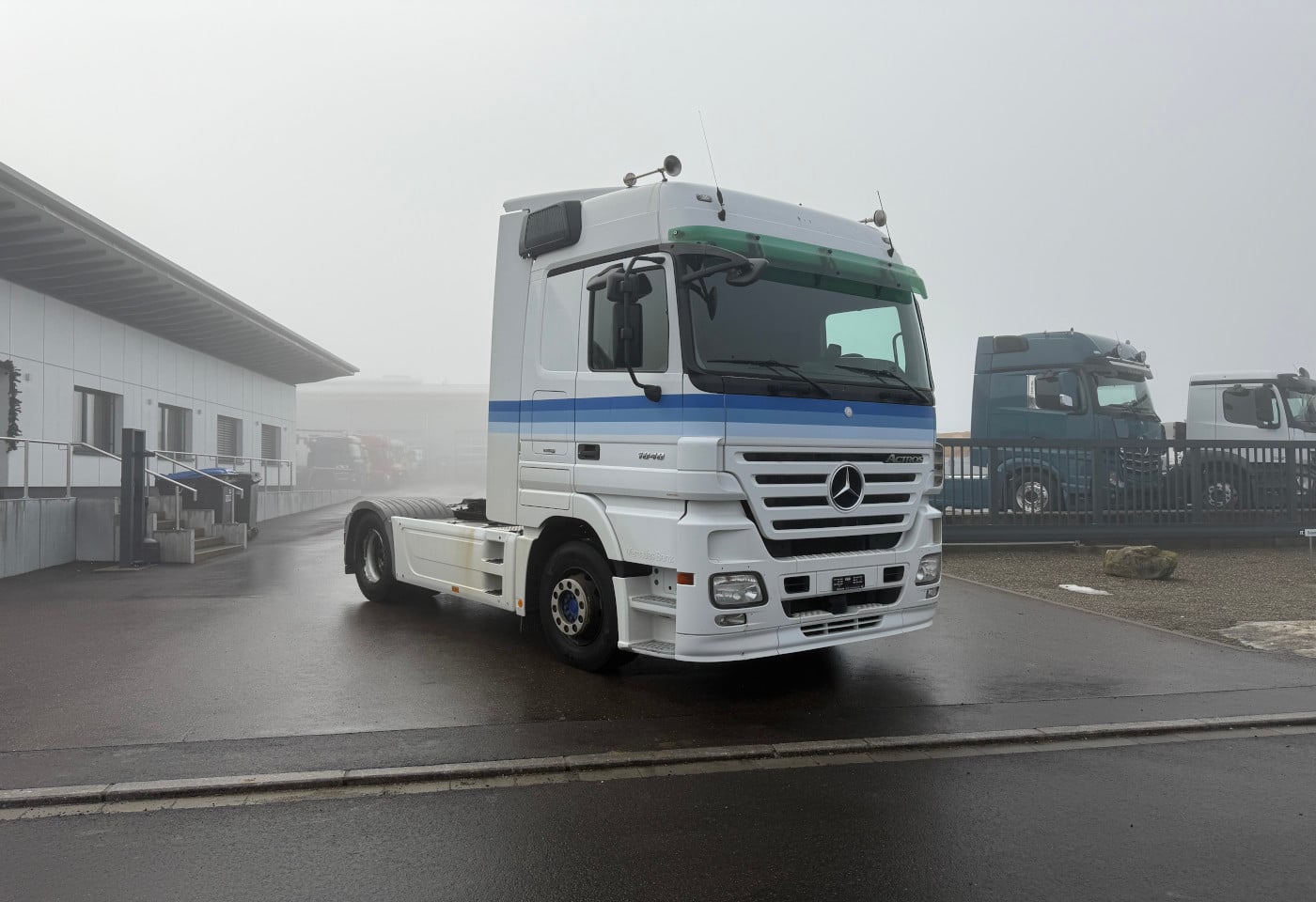 MOTO6625_2806828 vehicle image