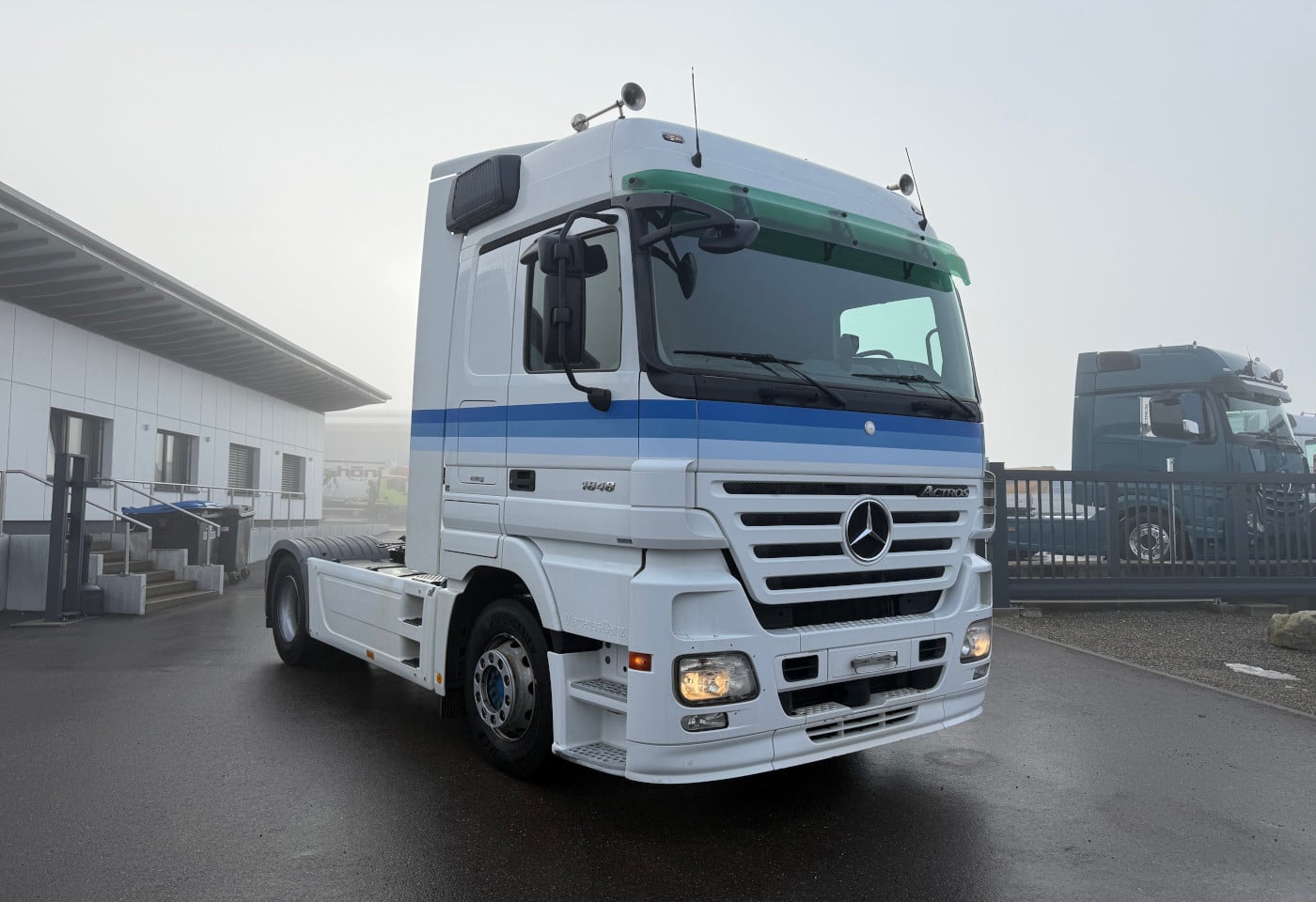 MOTO6625_2807138 vehicle image