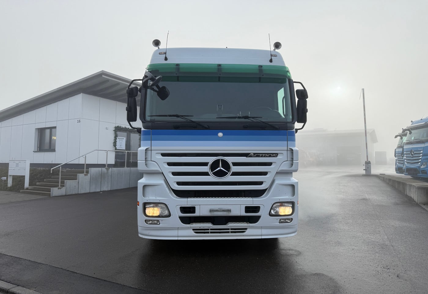 MOTO6625_2807138 vehicle image