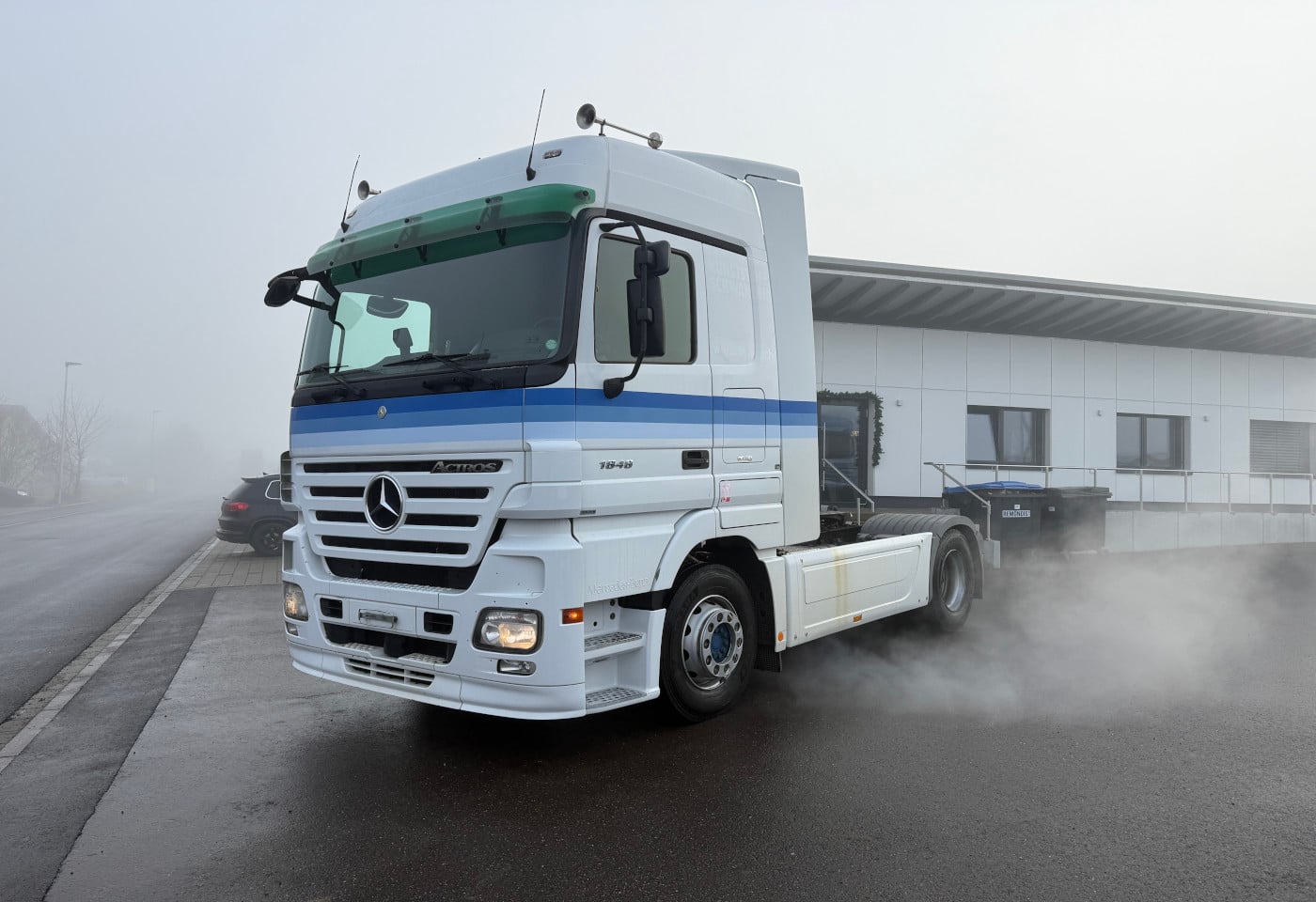 MOTO6625_2807138 vehicle image