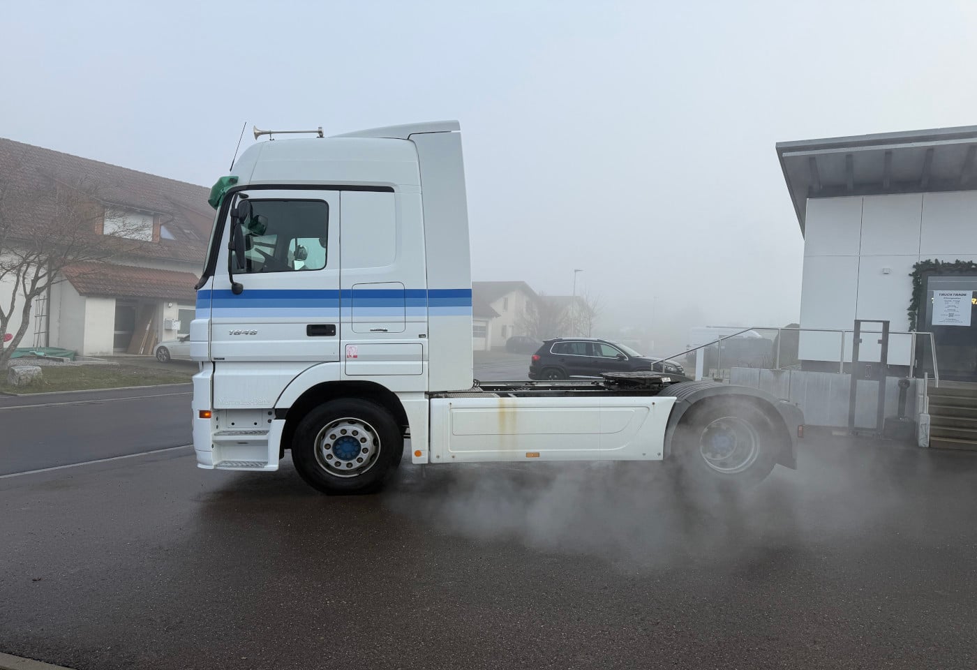 MOTO6625_2807138 vehicle image