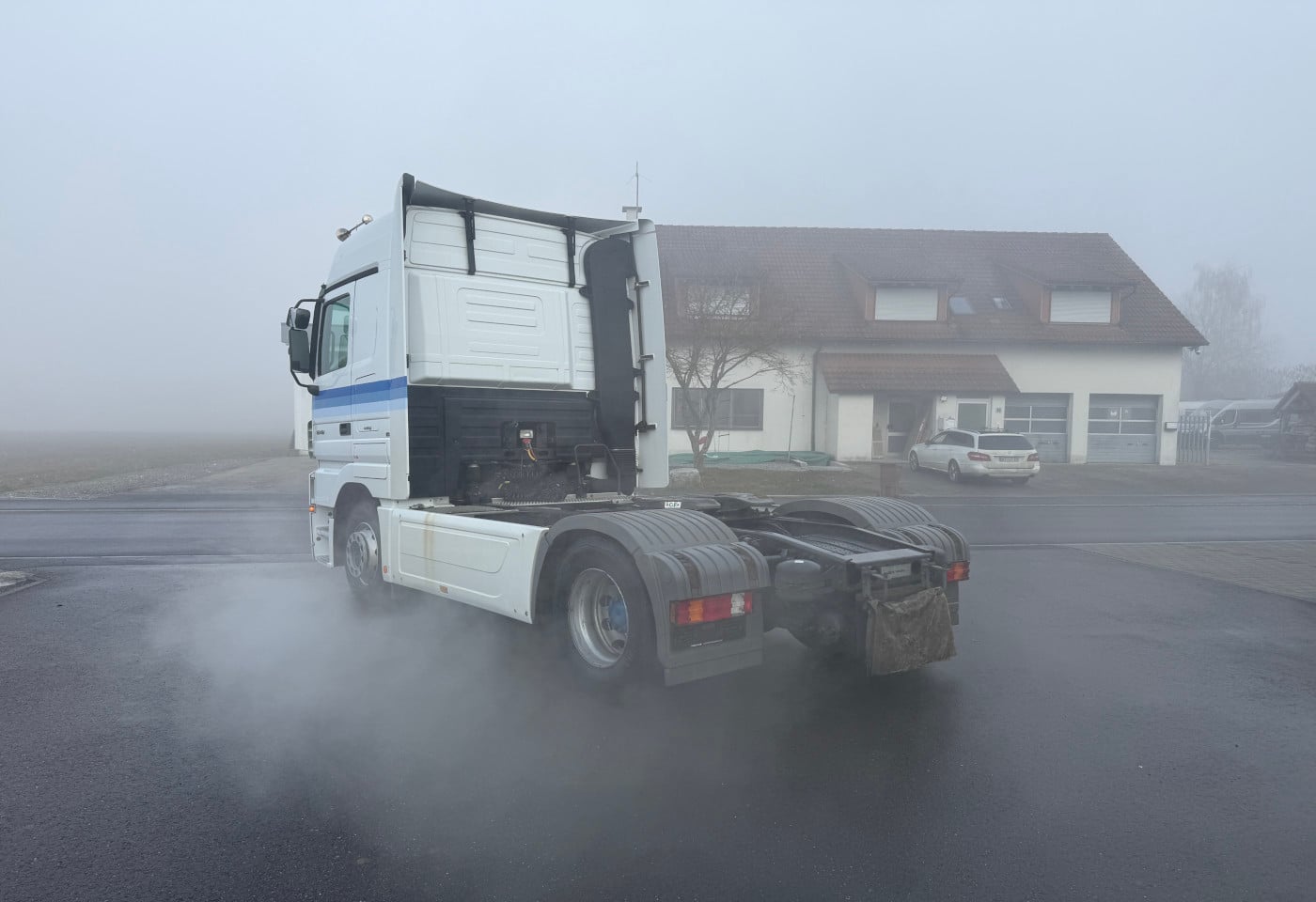 MOTO6625_2807138 vehicle image