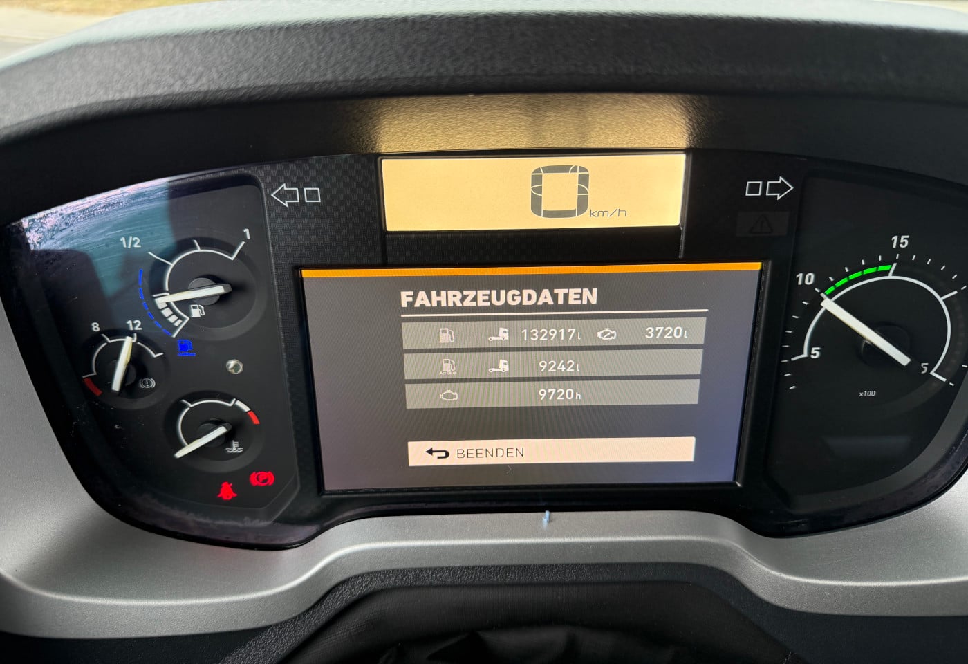 MOTO6625_2808711 vehicle image