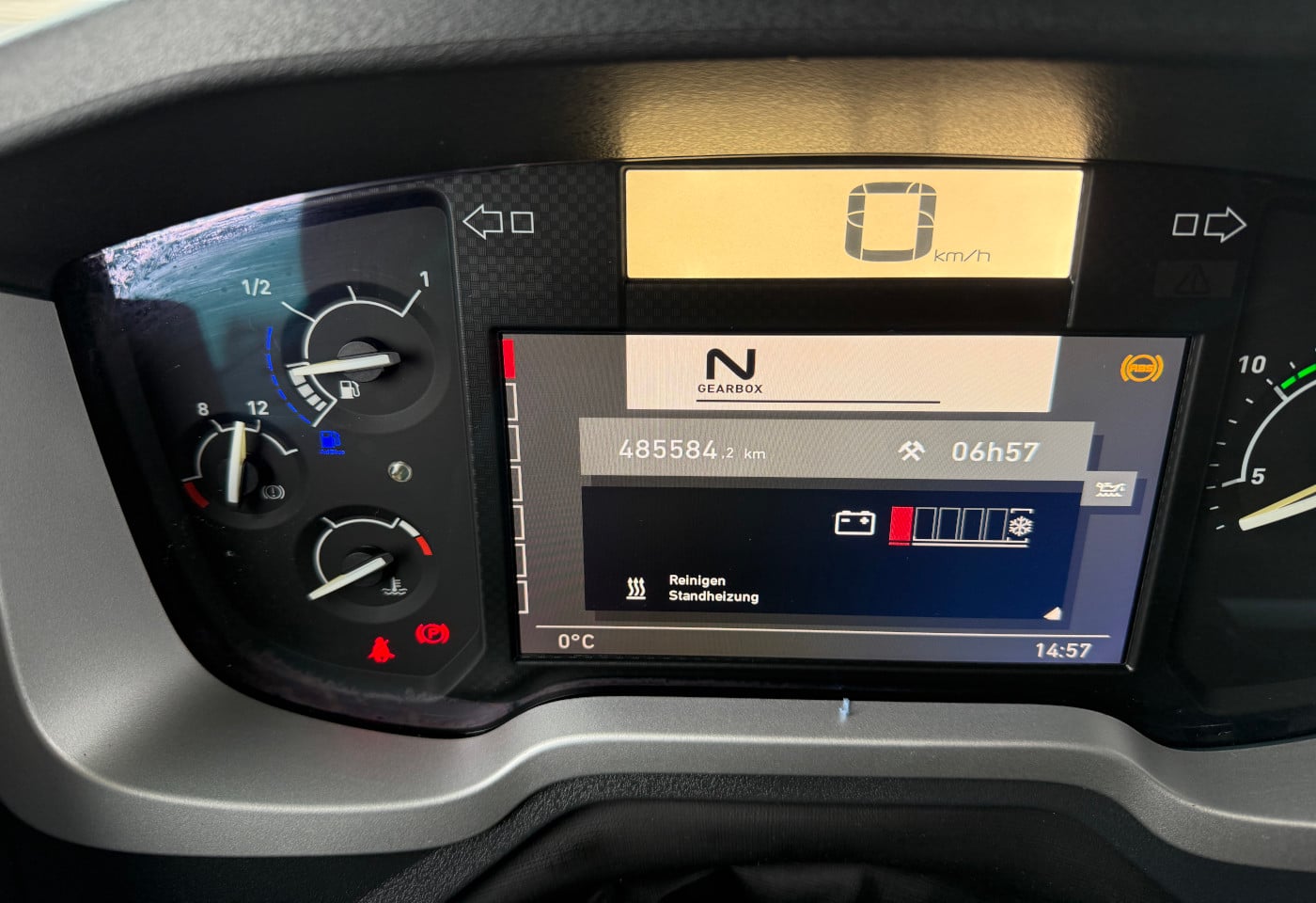 MOTO6625_2808711 vehicle image