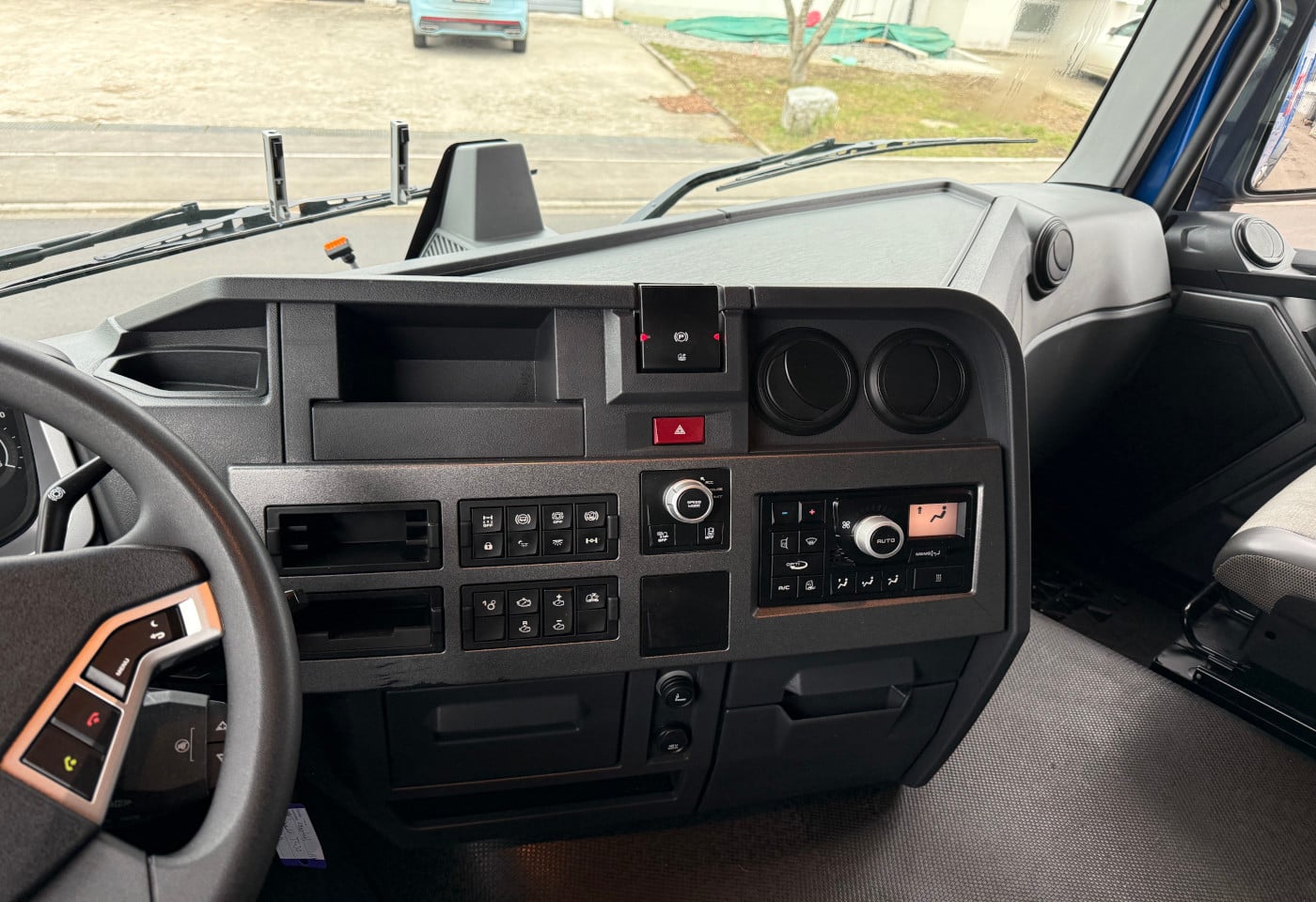 MOTO6625_2808711 vehicle image