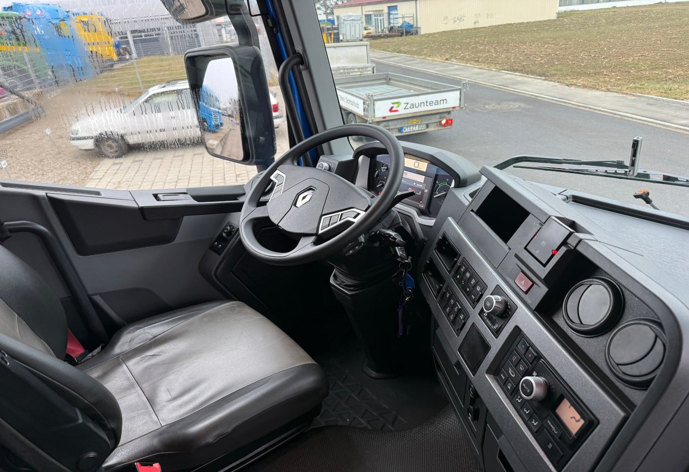 MOTO6625_2808711 vehicle image