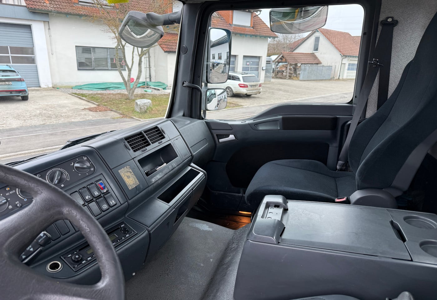 MOTO6625_2808710 vehicle image