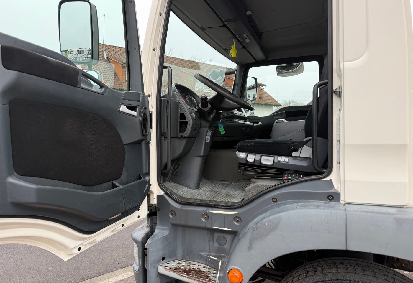 MOTO6625_2808710 vehicle image