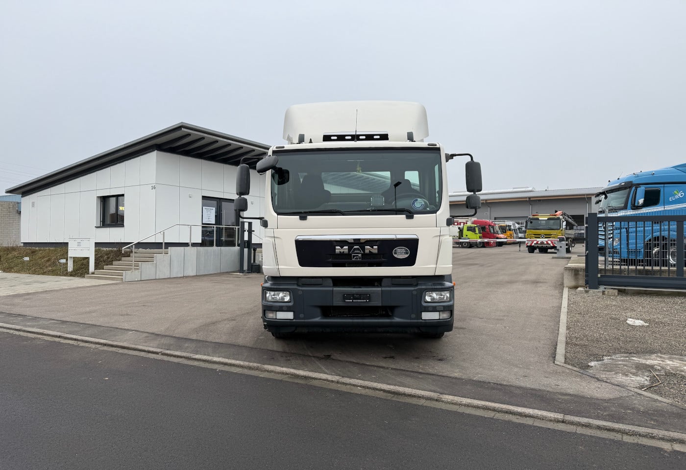 MOTO6625_2808710 vehicle image