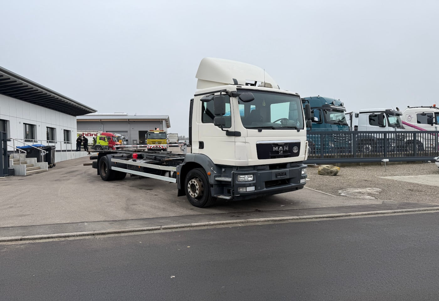 MOTO6625_2808710 vehicle image