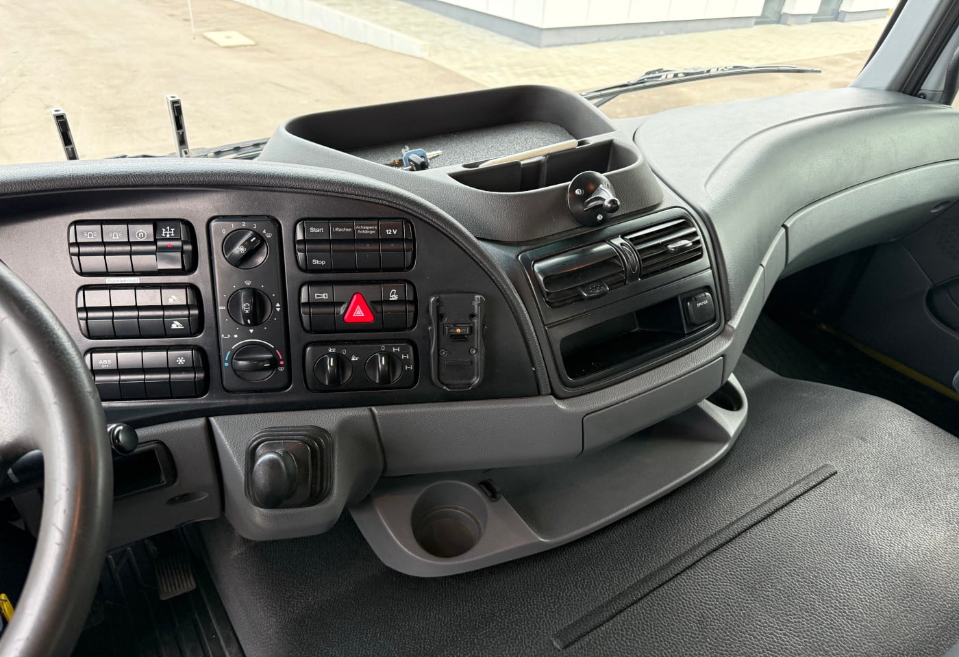 MOTO6625_2808712 vehicle image