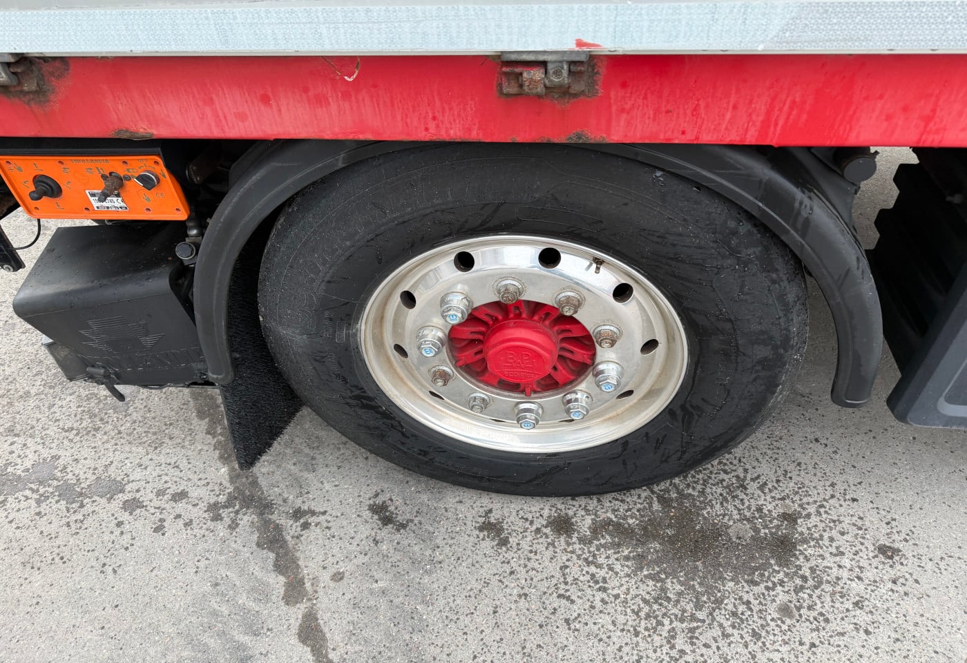 MOTO6625_2809974 vehicle image