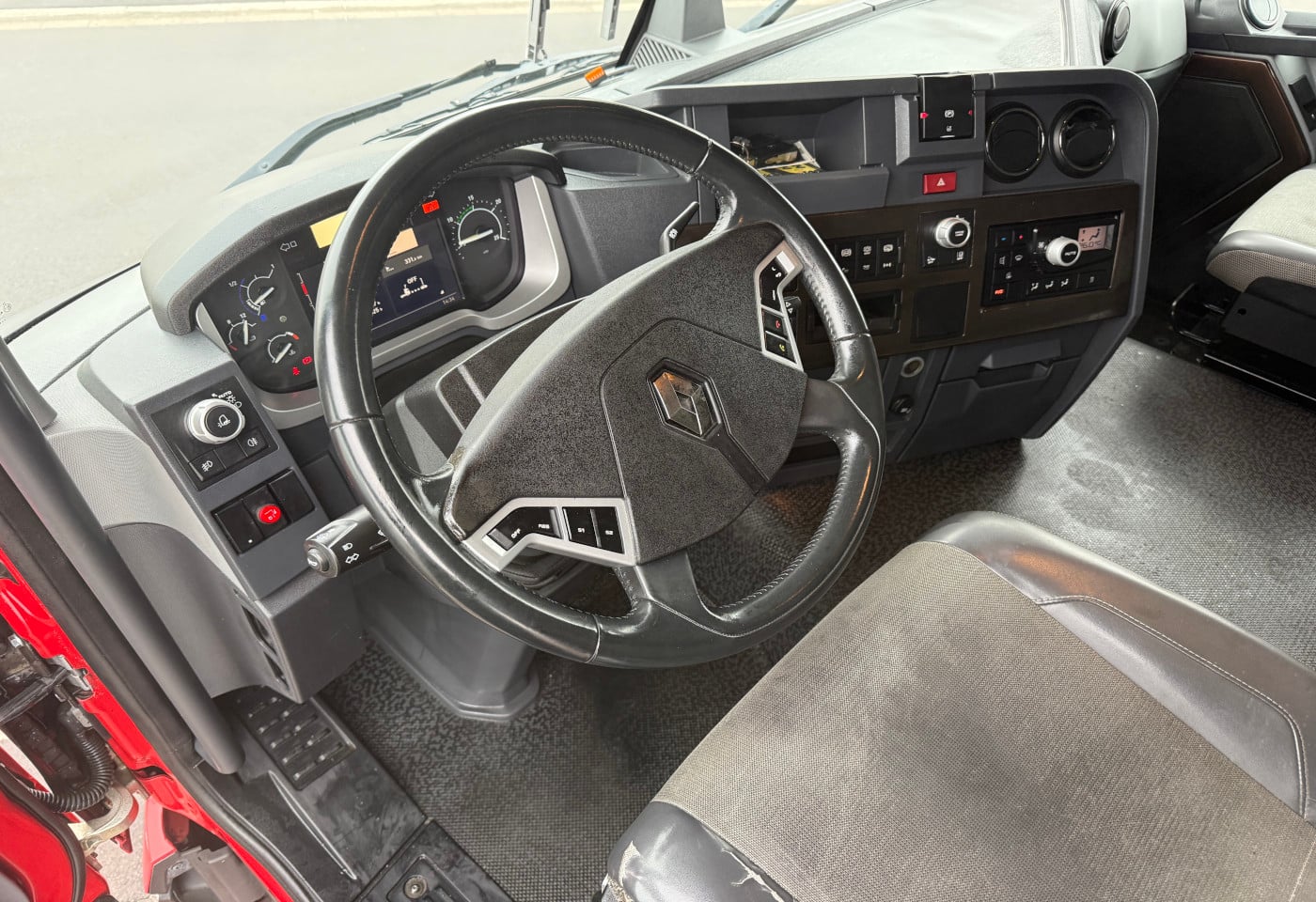 MOTO6625_2810776 vehicle image