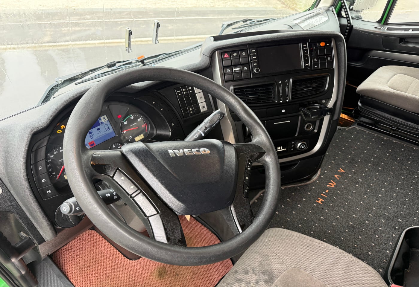 MOTO6625_2810621 vehicle image