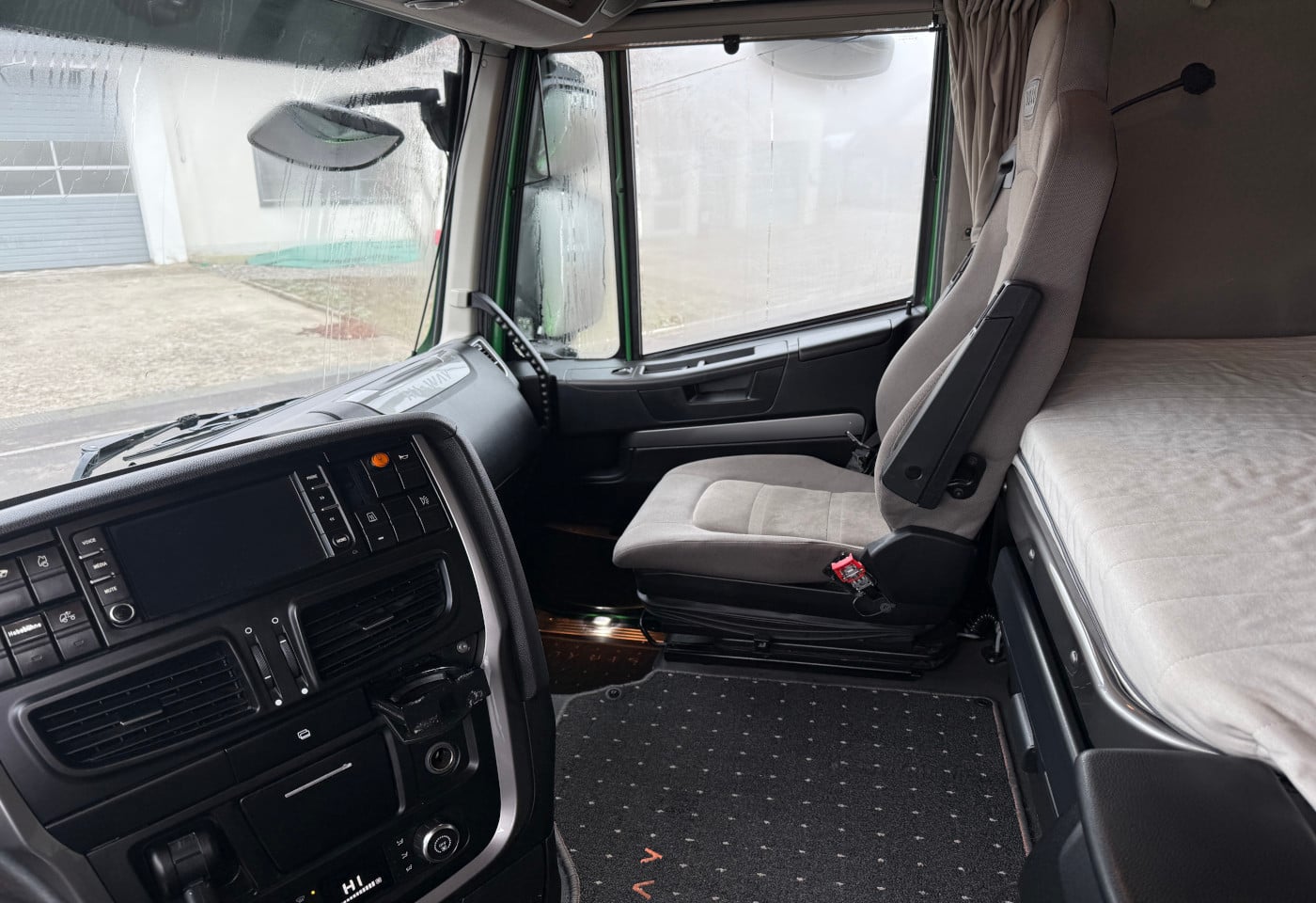 MOTO6625_2810621 vehicle image