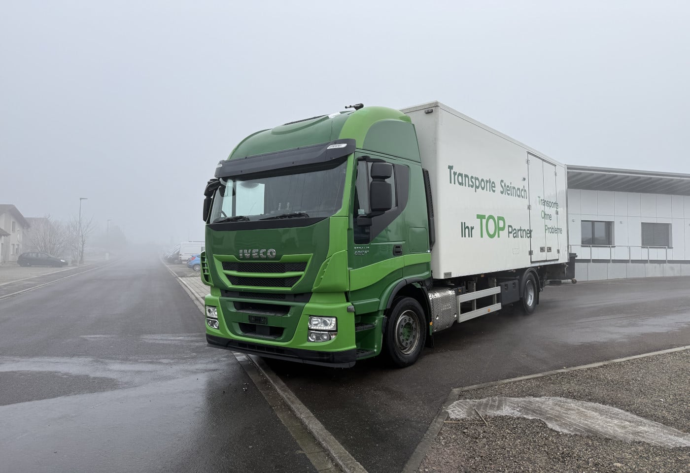 MOTO6625_2810621 vehicle image