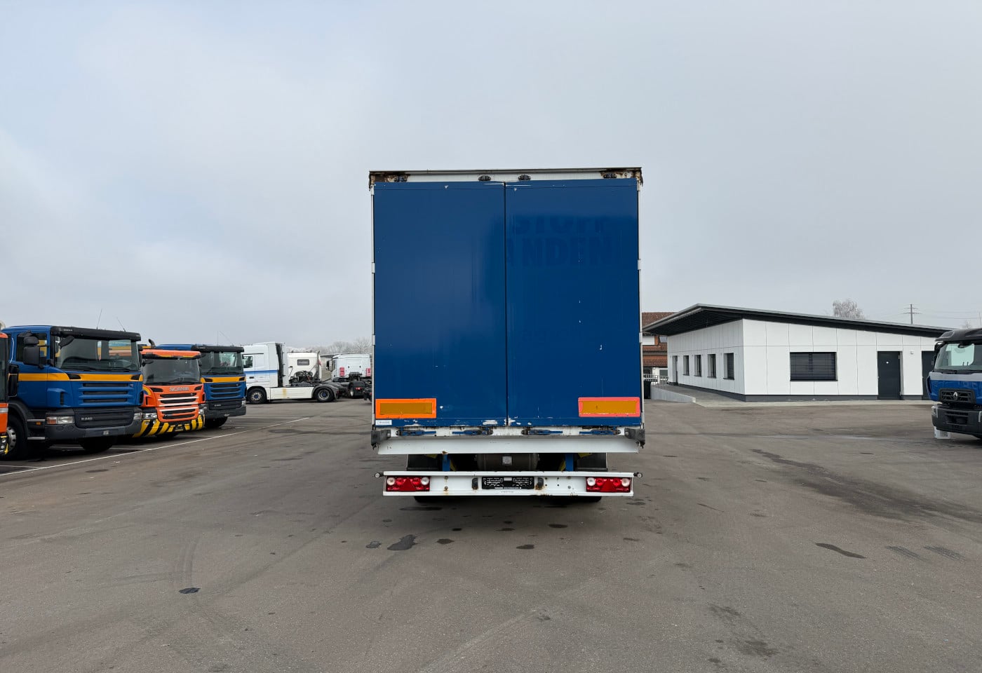 MOTO6625_2815824 vehicle image