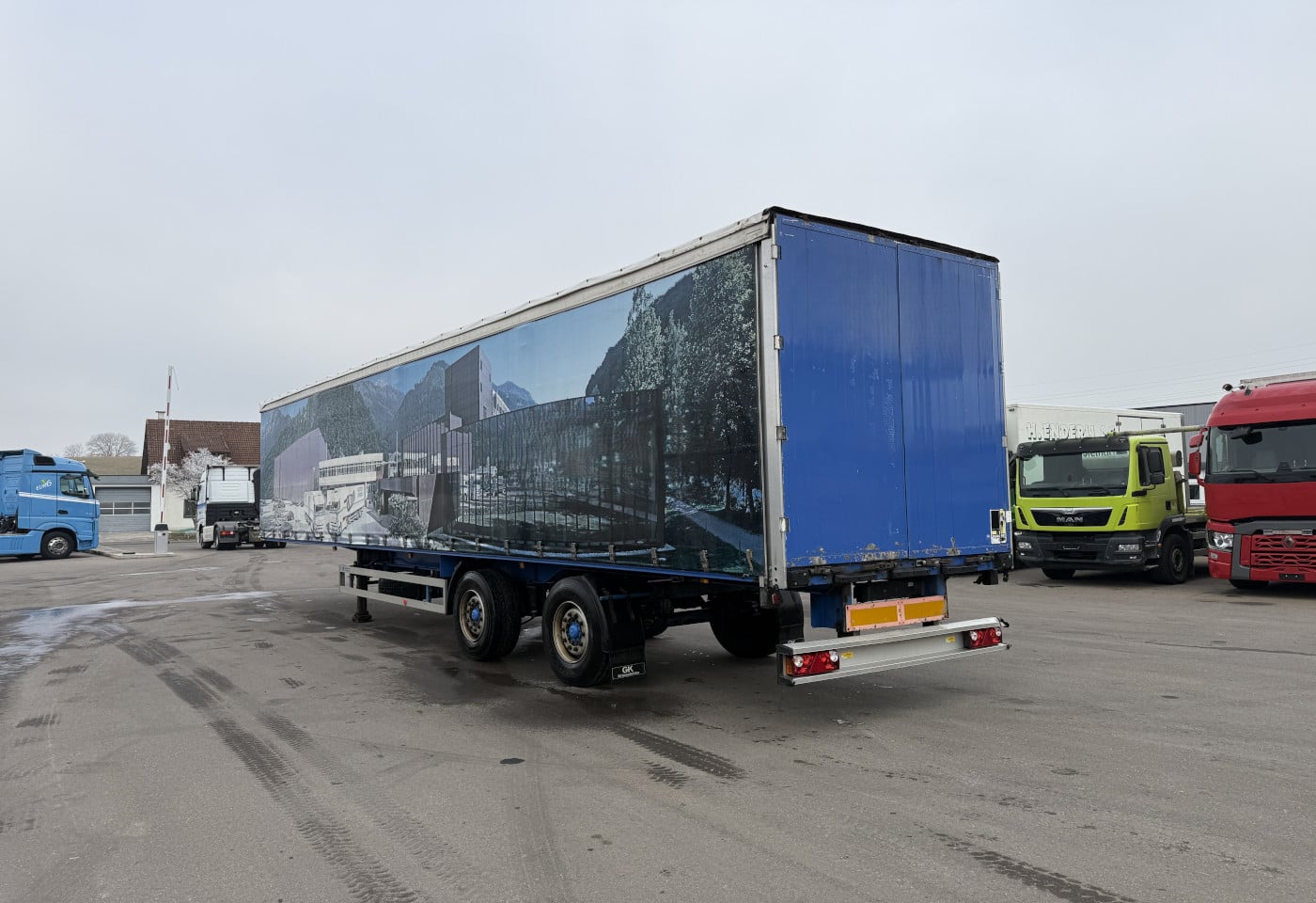 MOTO6625_2815570 vehicle image