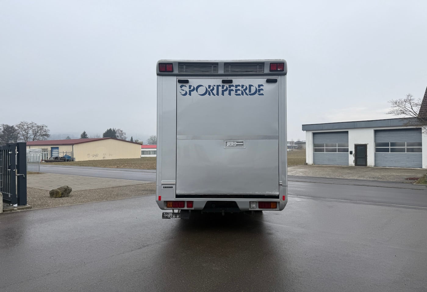 MOTO6625_2815672 vehicle image