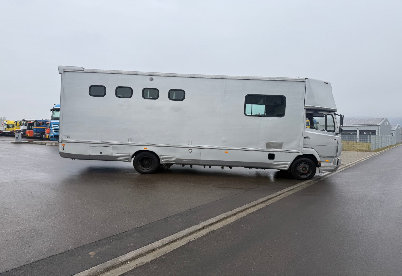 MOTO6625_2815672 vehicle image