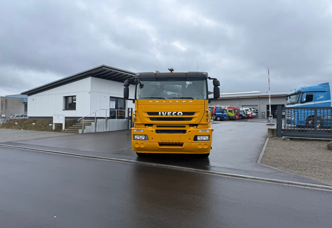 MOTO6625_2816543 vehicle image