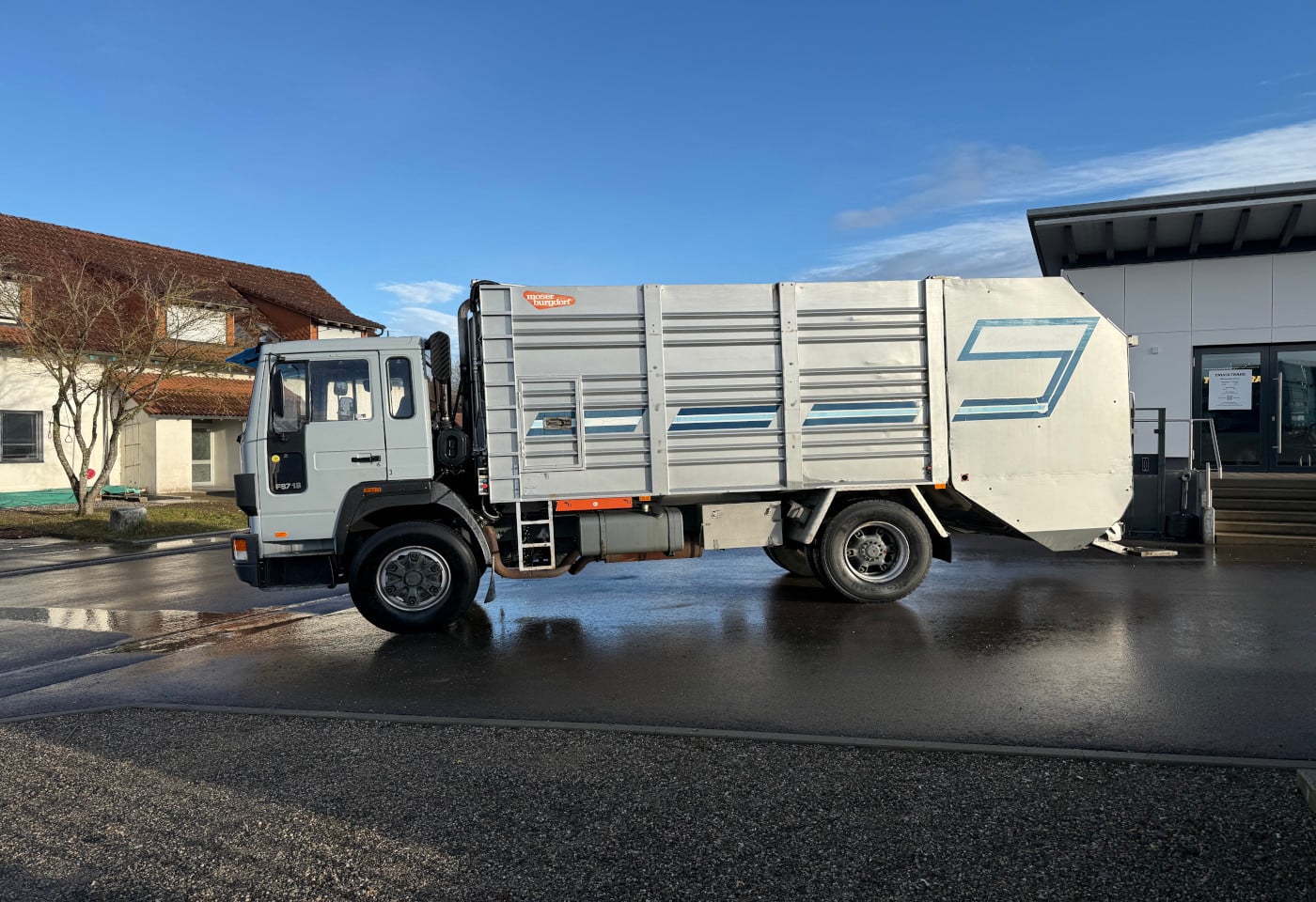 MOTO6625_2820205 vehicle image