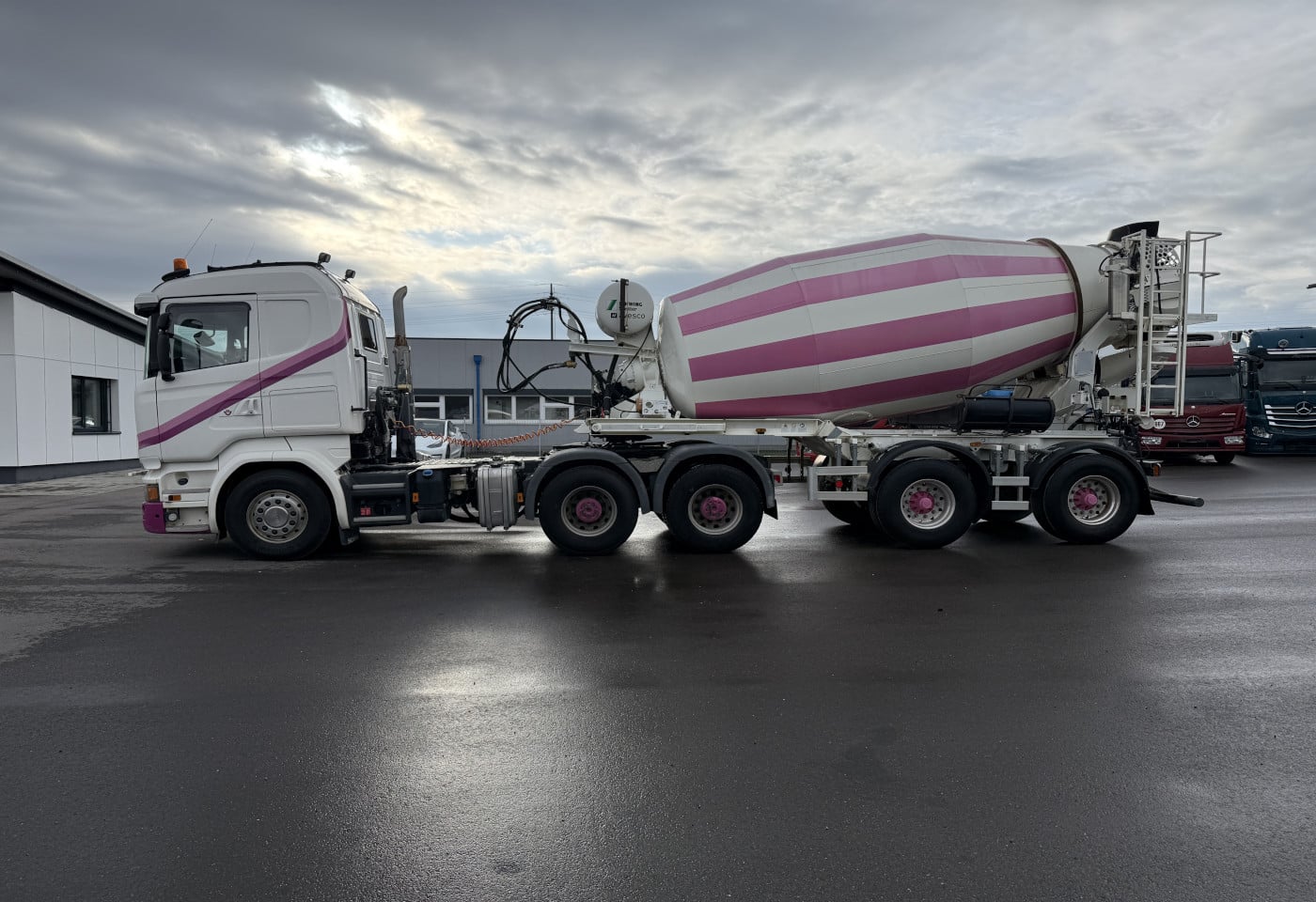 MOTO6625_2846303 vehicle image