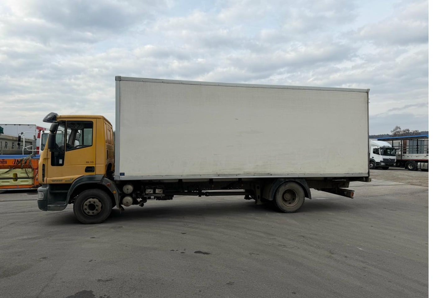 MOTO6625_2836931 vehicle image